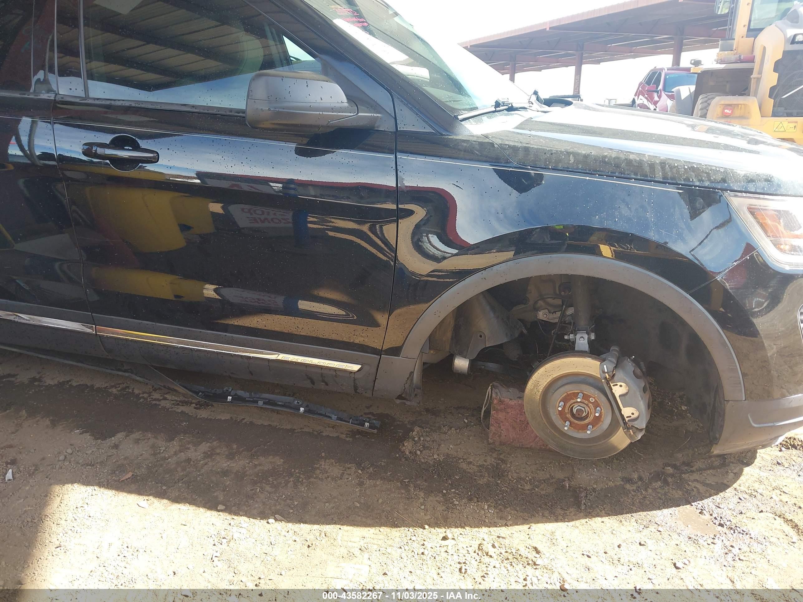 FORD EXPLORER image 6
