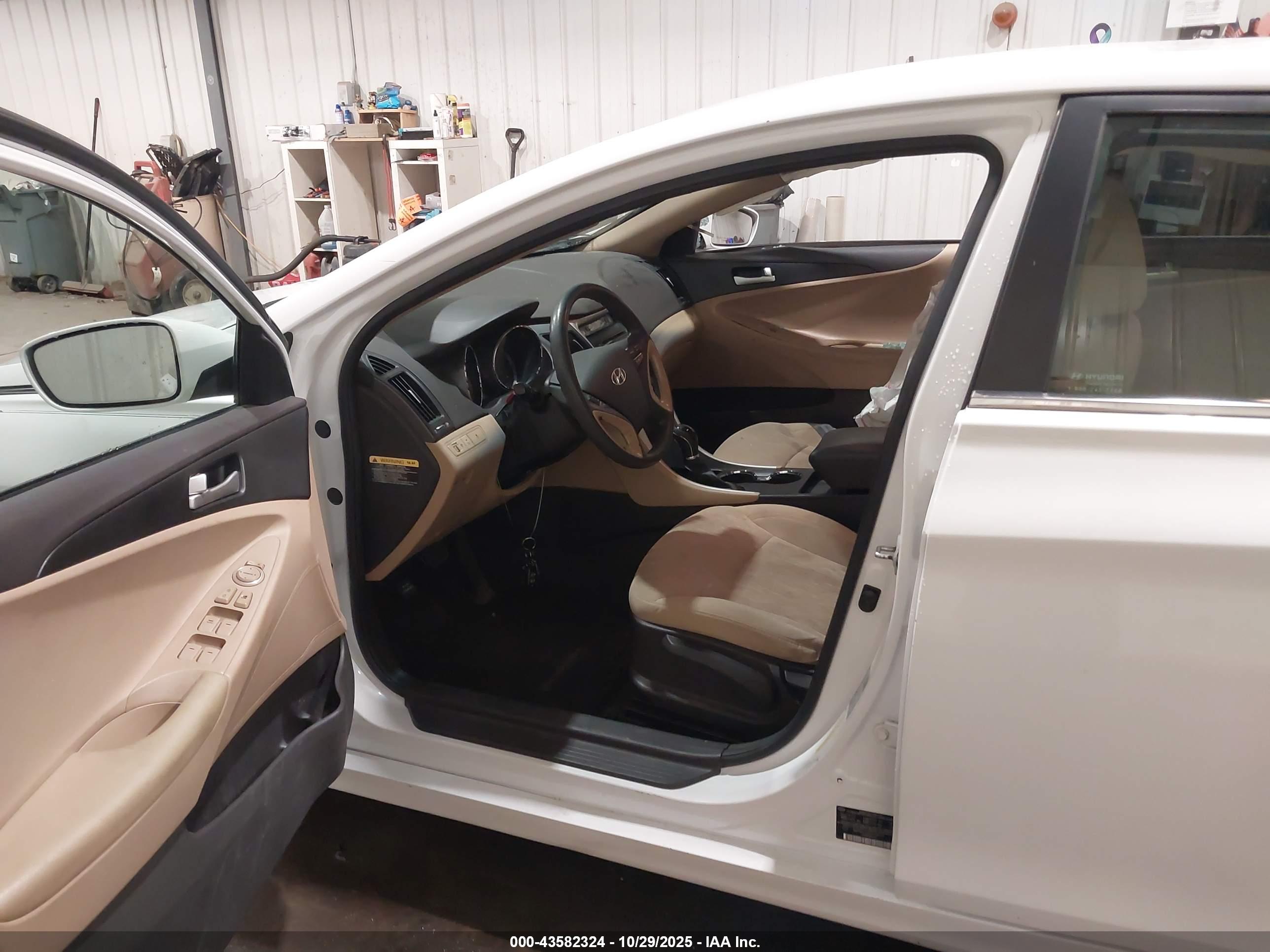 HYUNDAI SONATA image 5