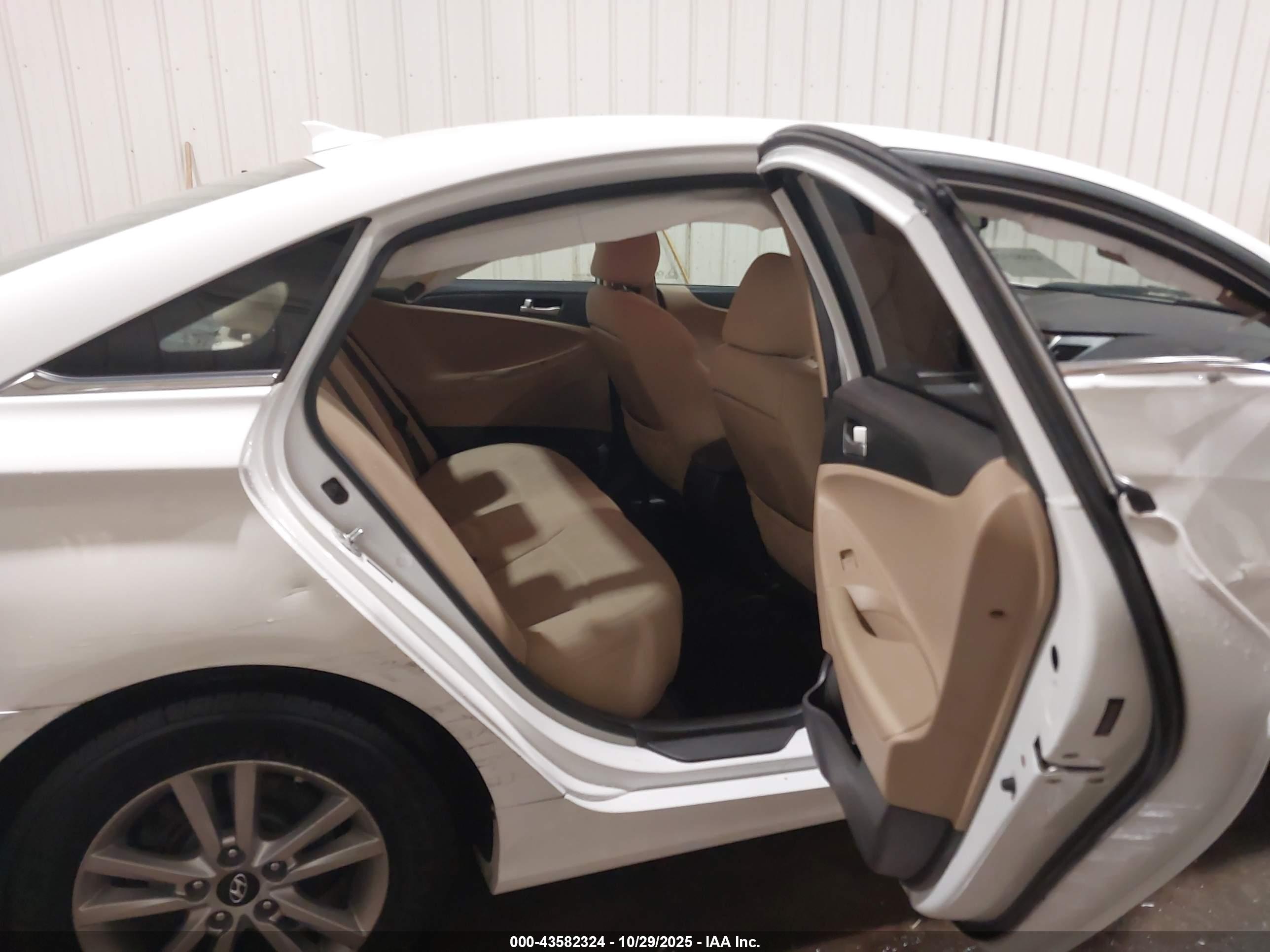 HYUNDAI SONATA image 8