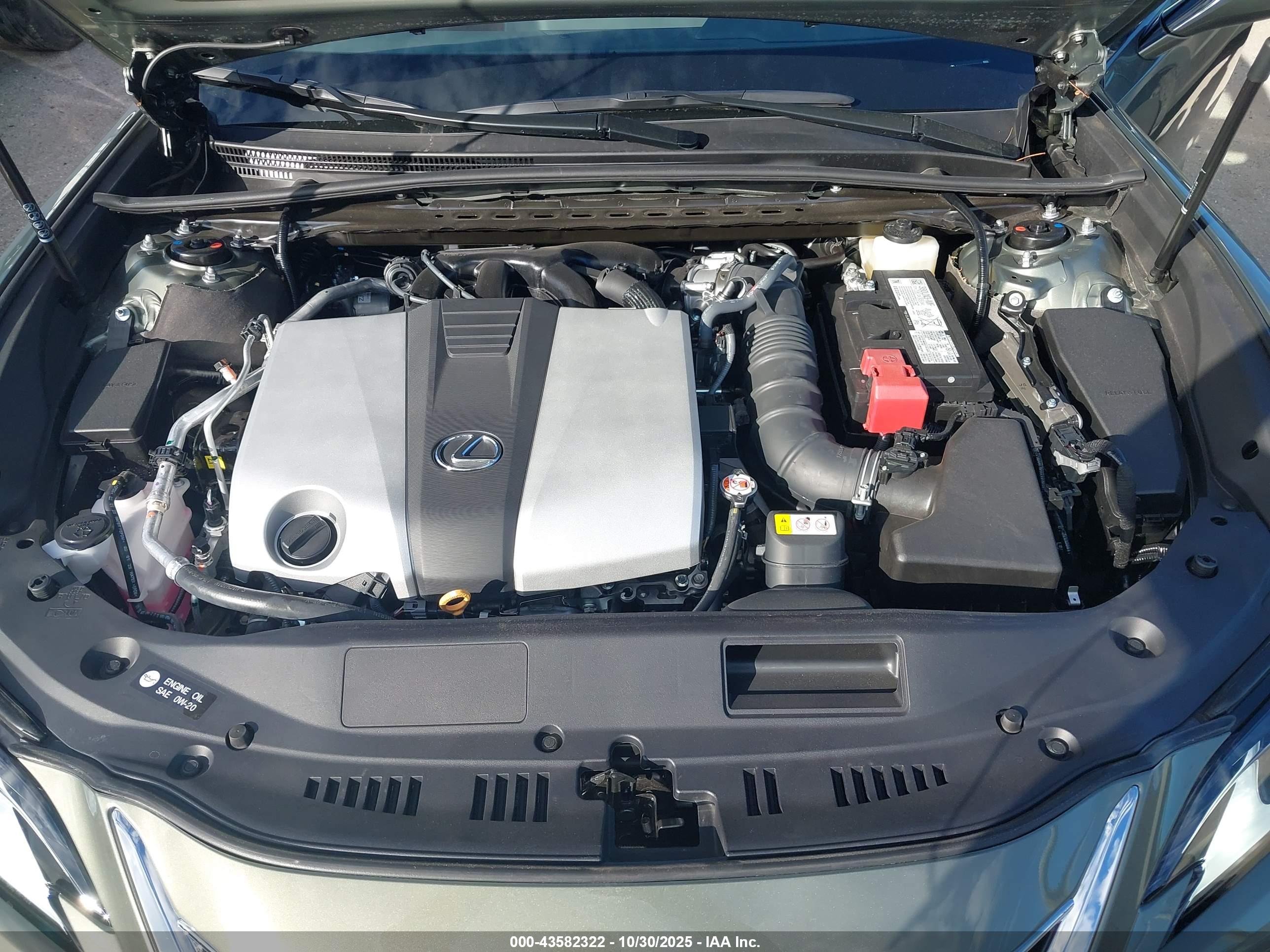 LEXUS ES image 10