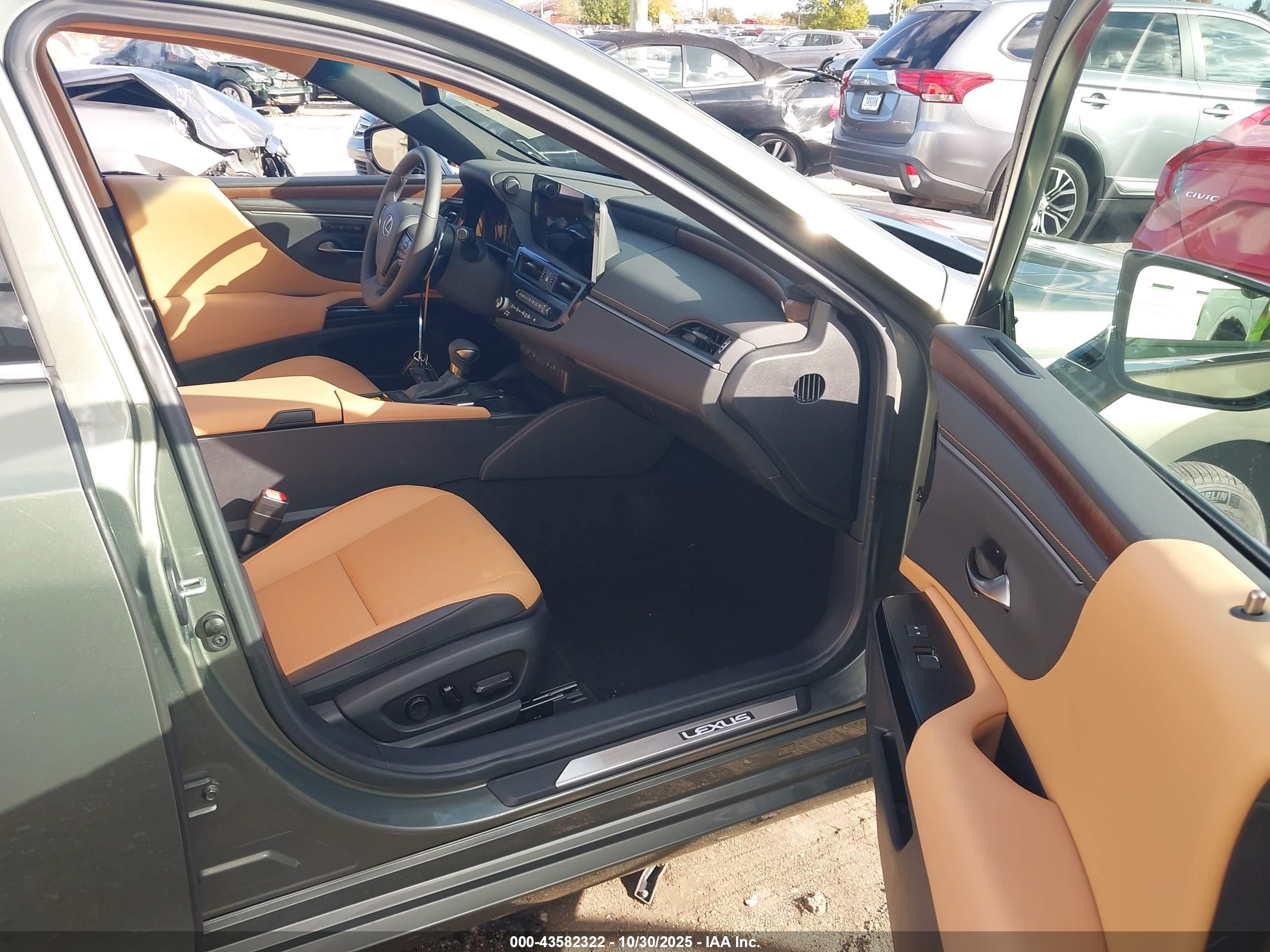 LEXUS ES image 5