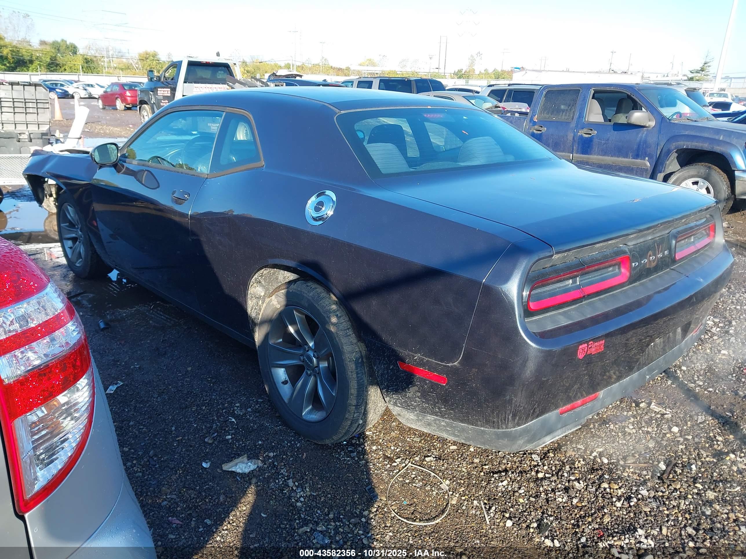 DODGE CHALLENGER image 3