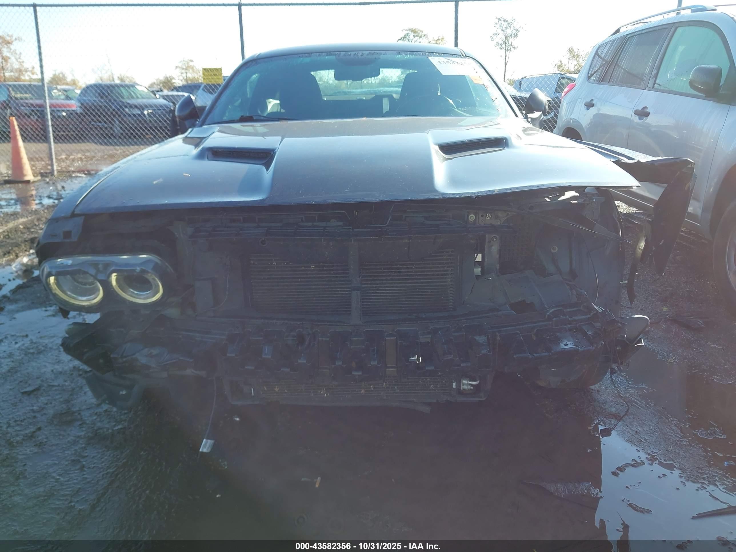 DODGE CHALLENGER image 6