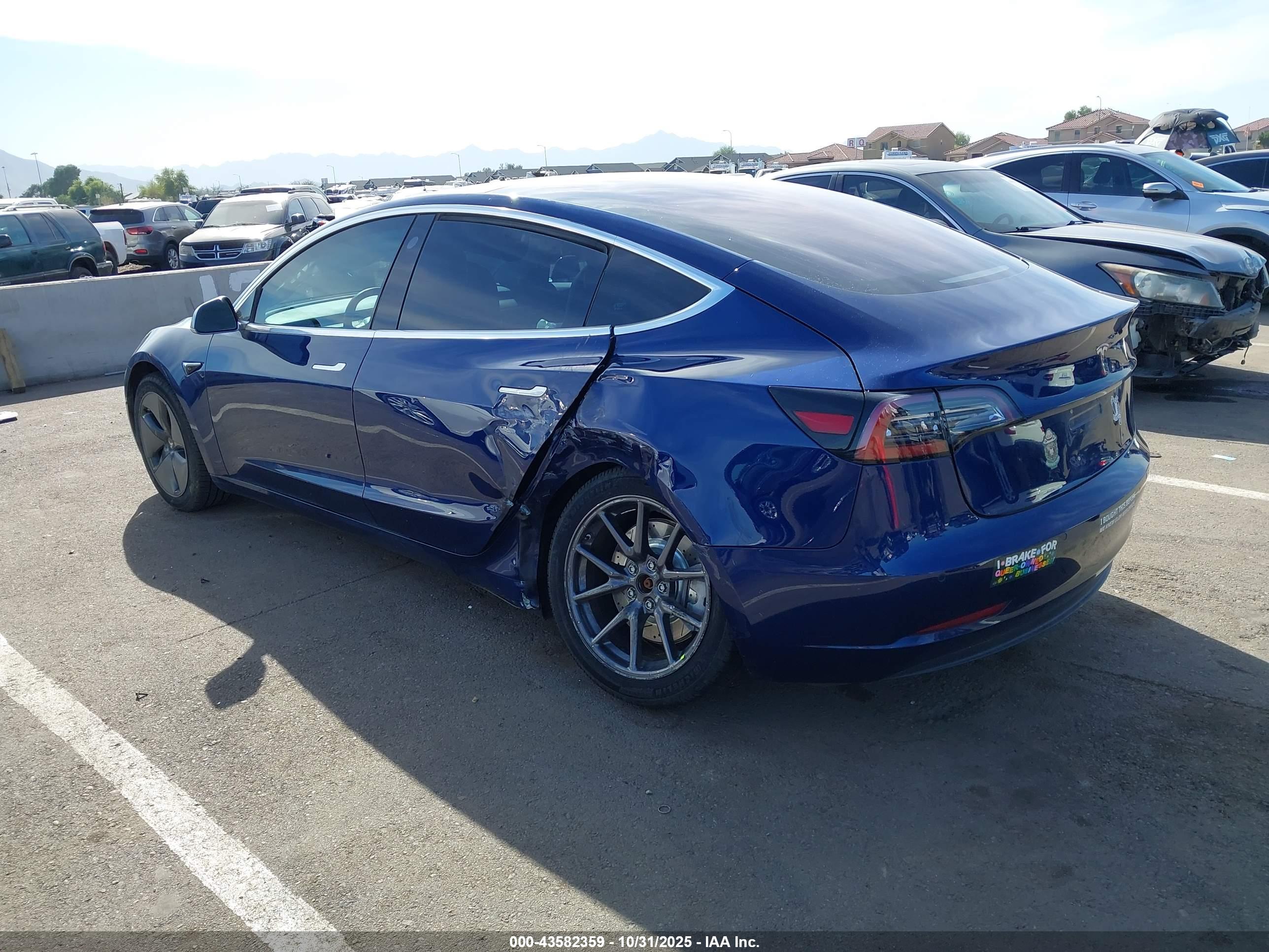 TESLA MODEL image 3