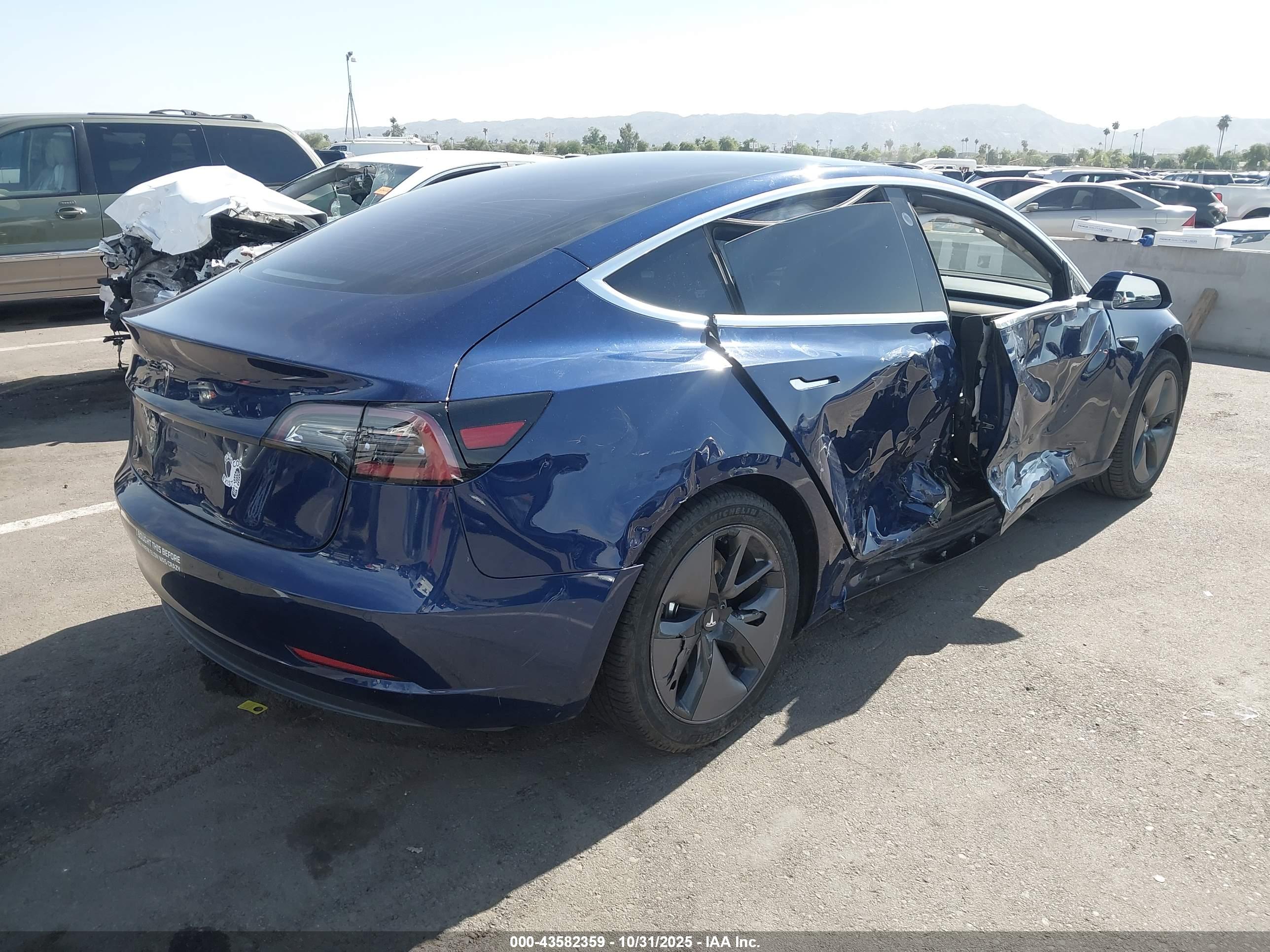 TESLA MODEL image 4