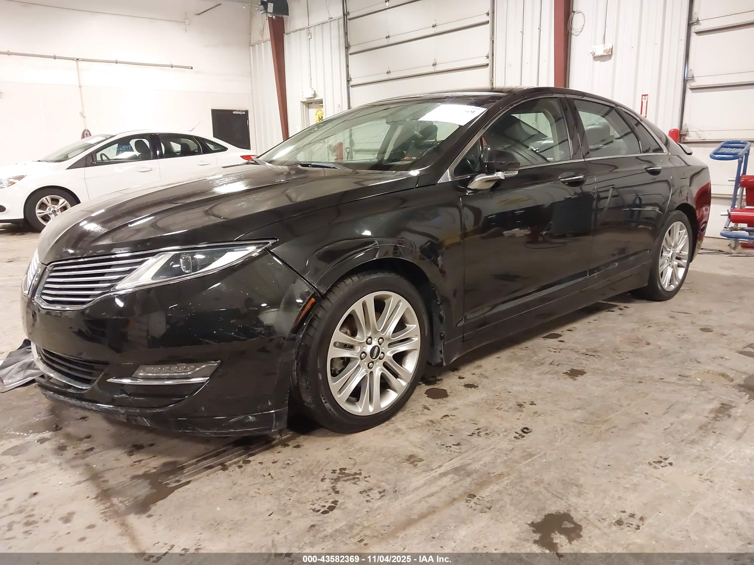 LINCOLN MKZ image 2