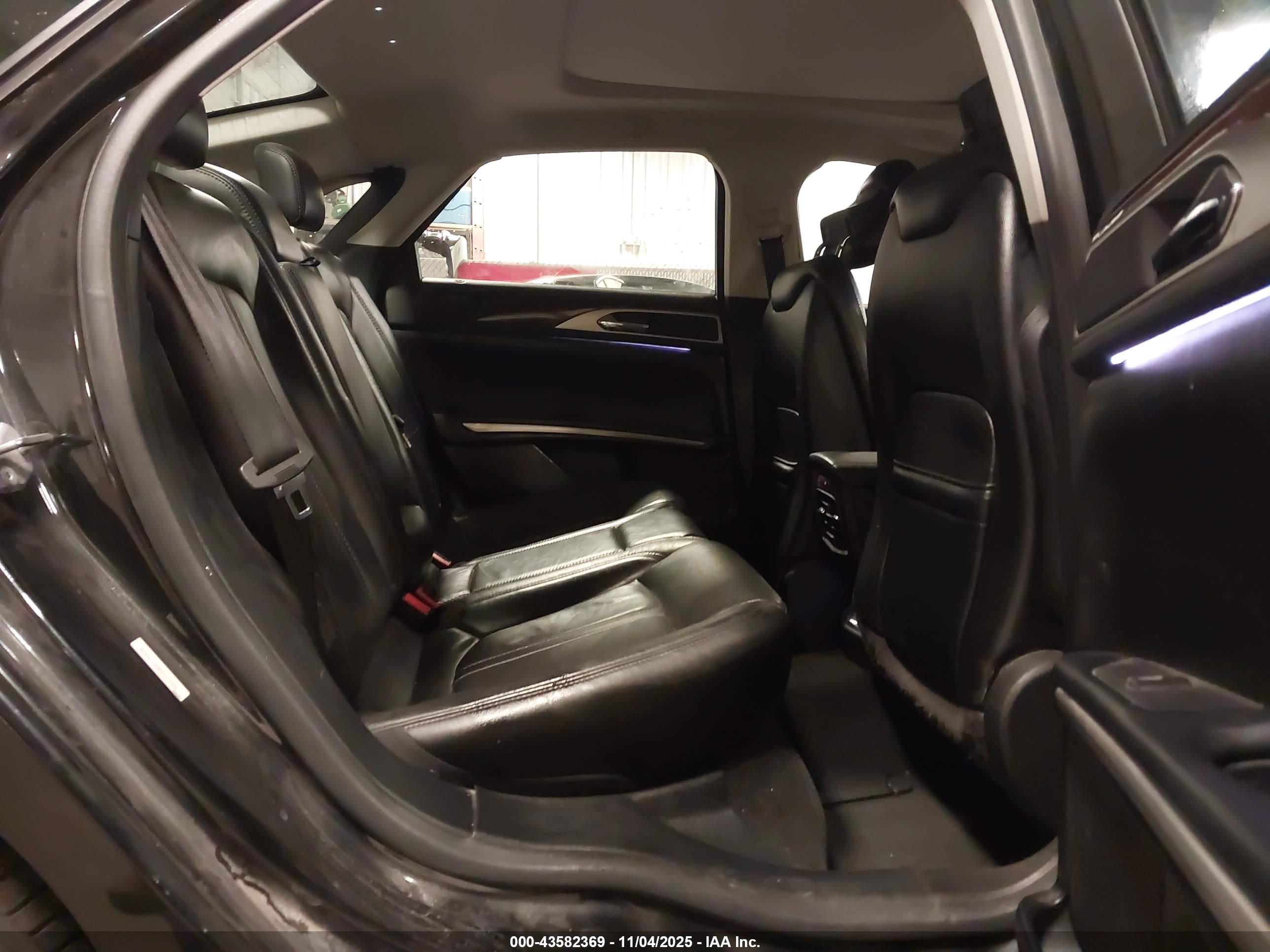 LINCOLN MKZ image 8