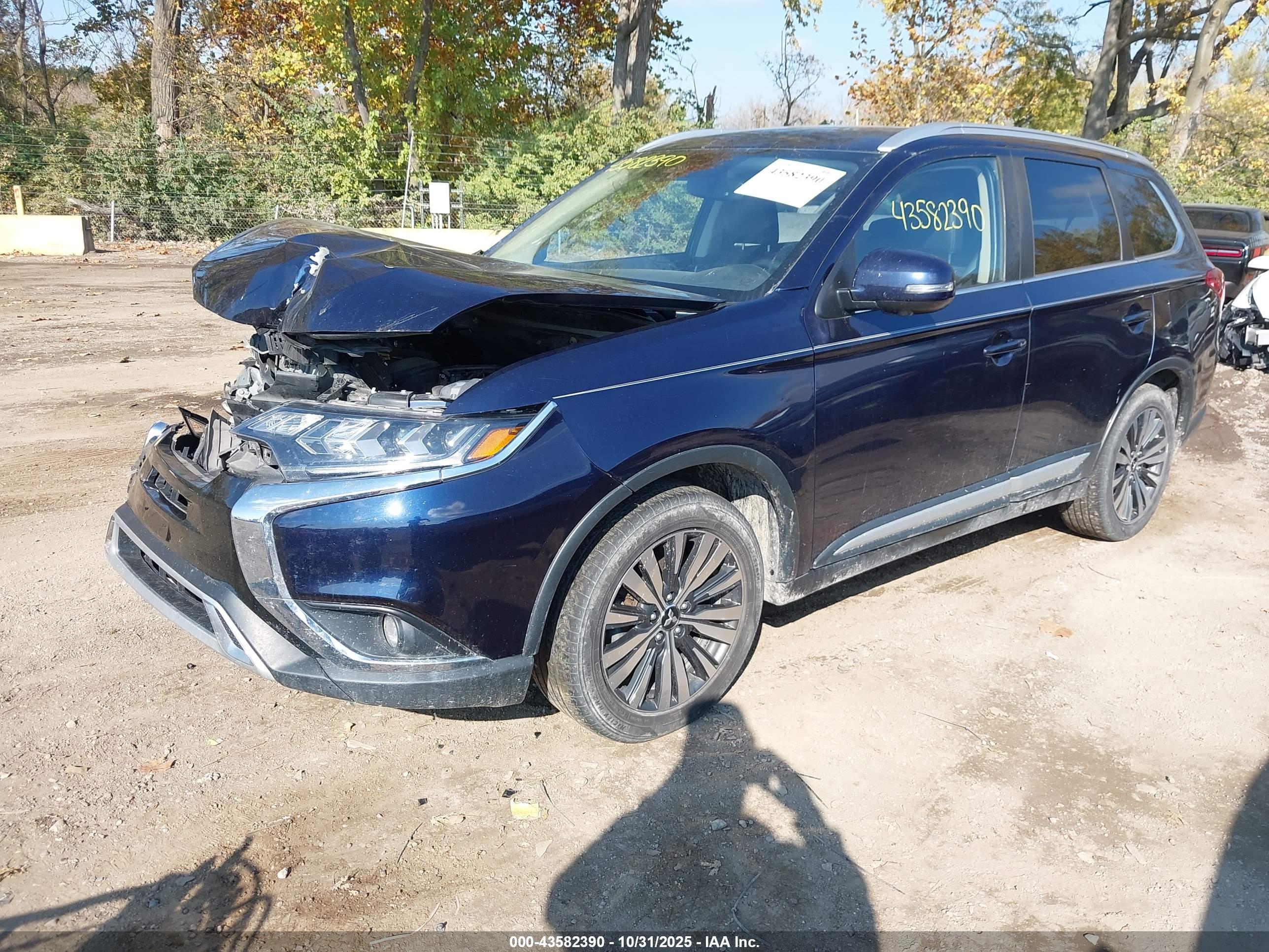 MITSUBISHI OUTLANDER image 2