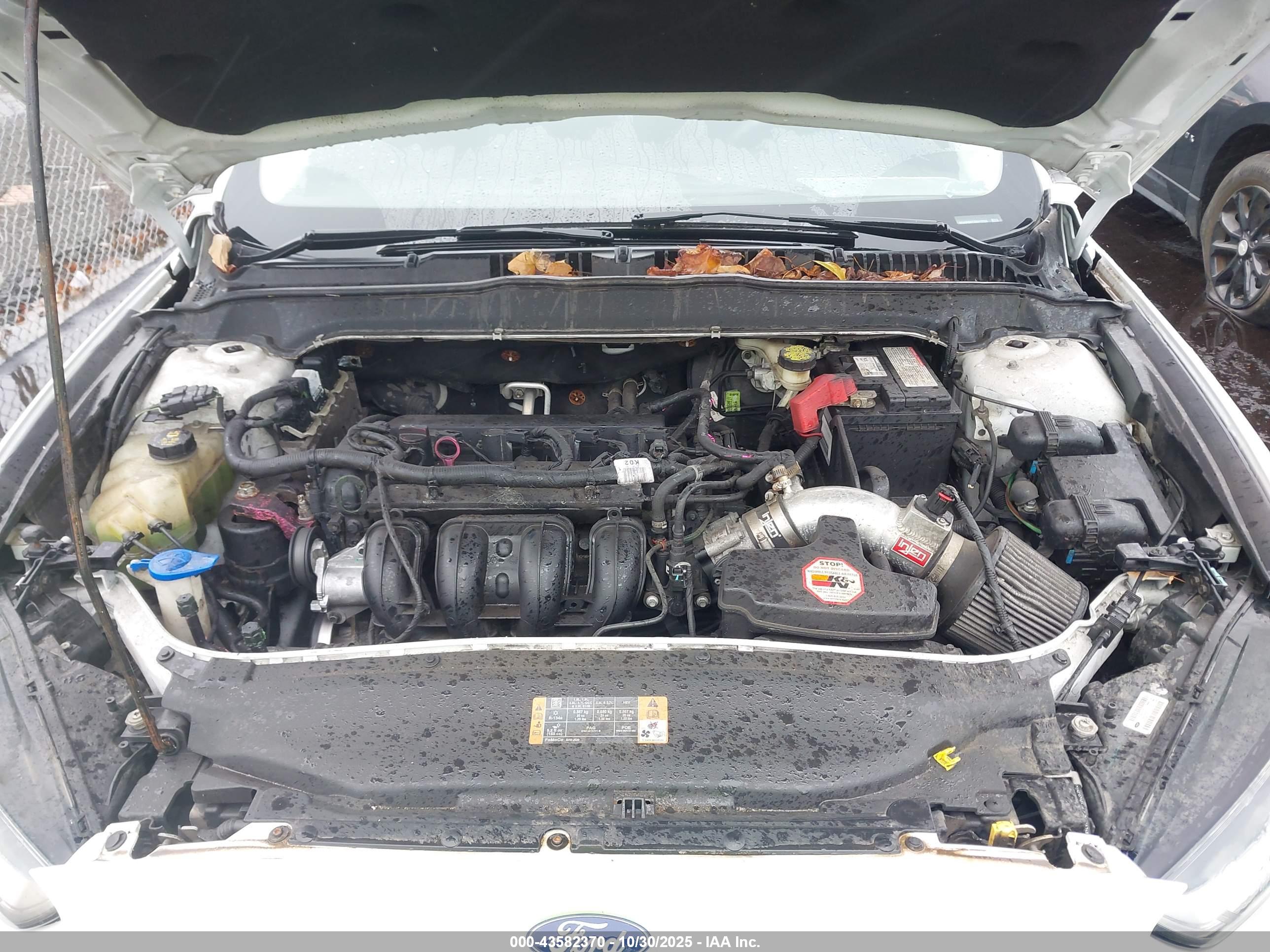 FORD FUSION image 10