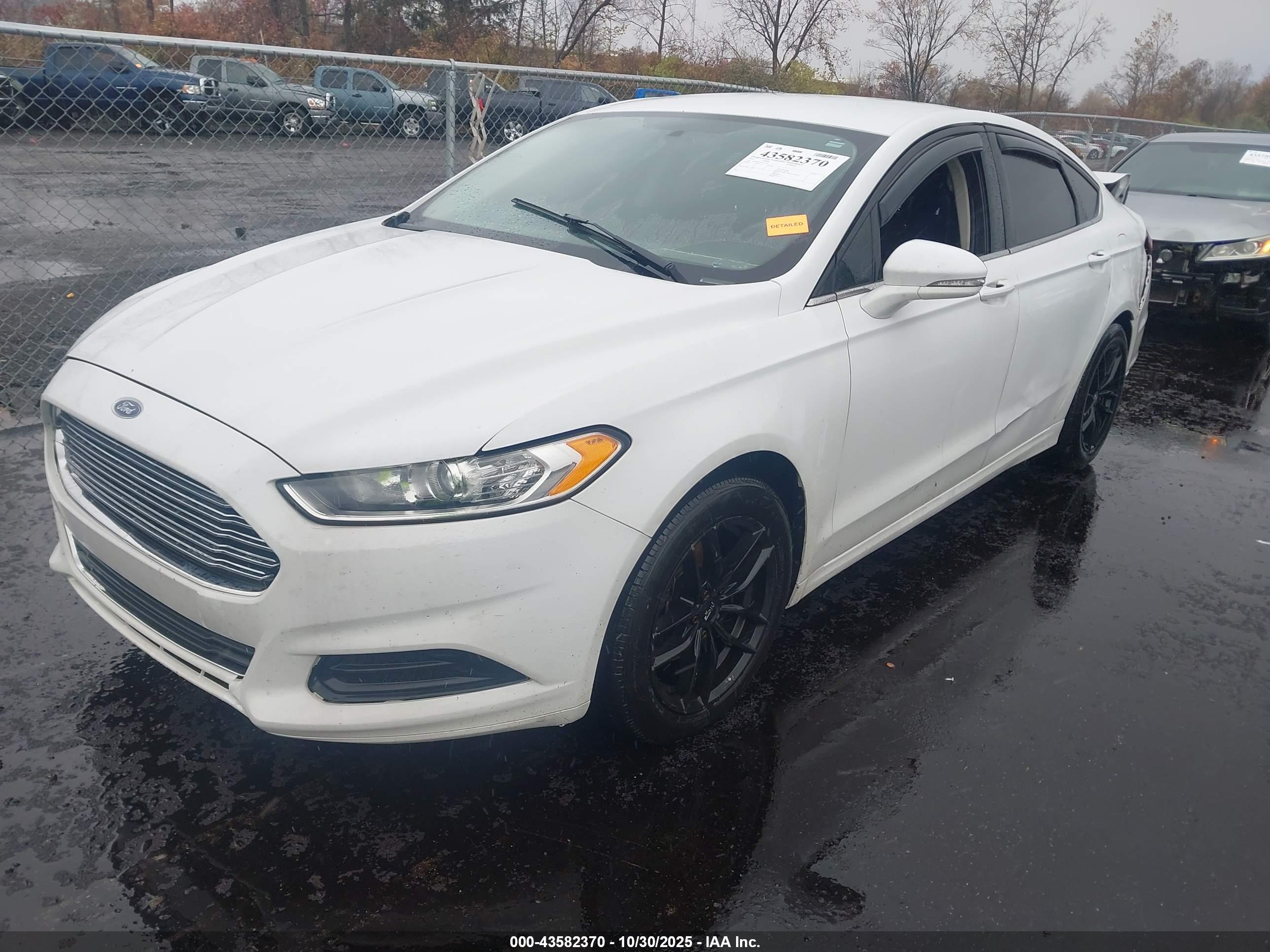 FORD FUSION image 2