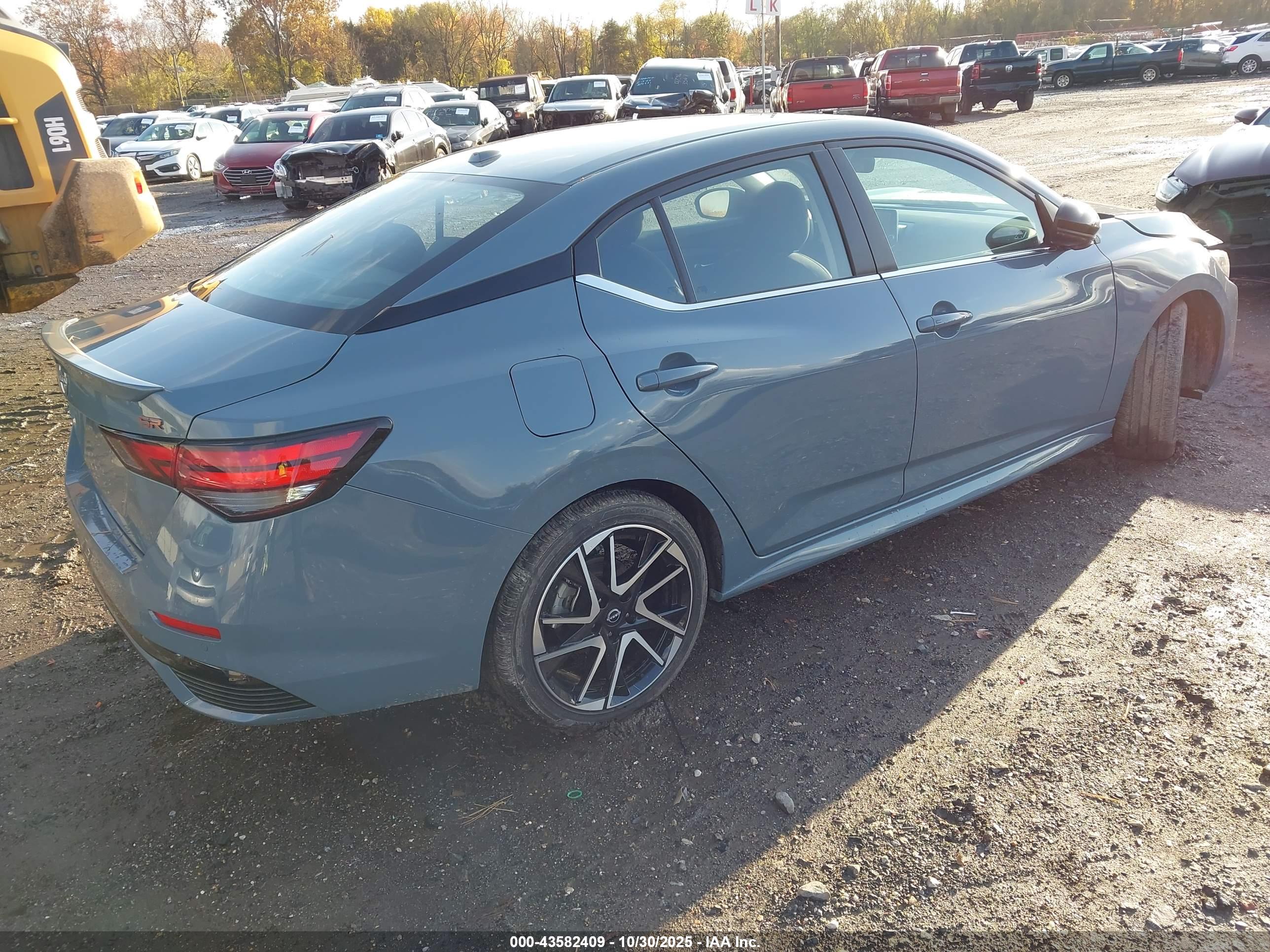 NISSAN SENTRA image 4