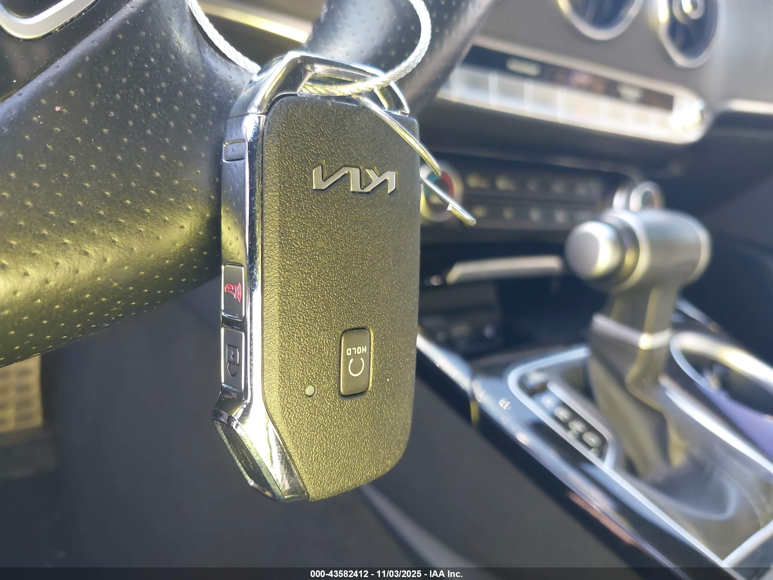 KIA STINGER image 11
