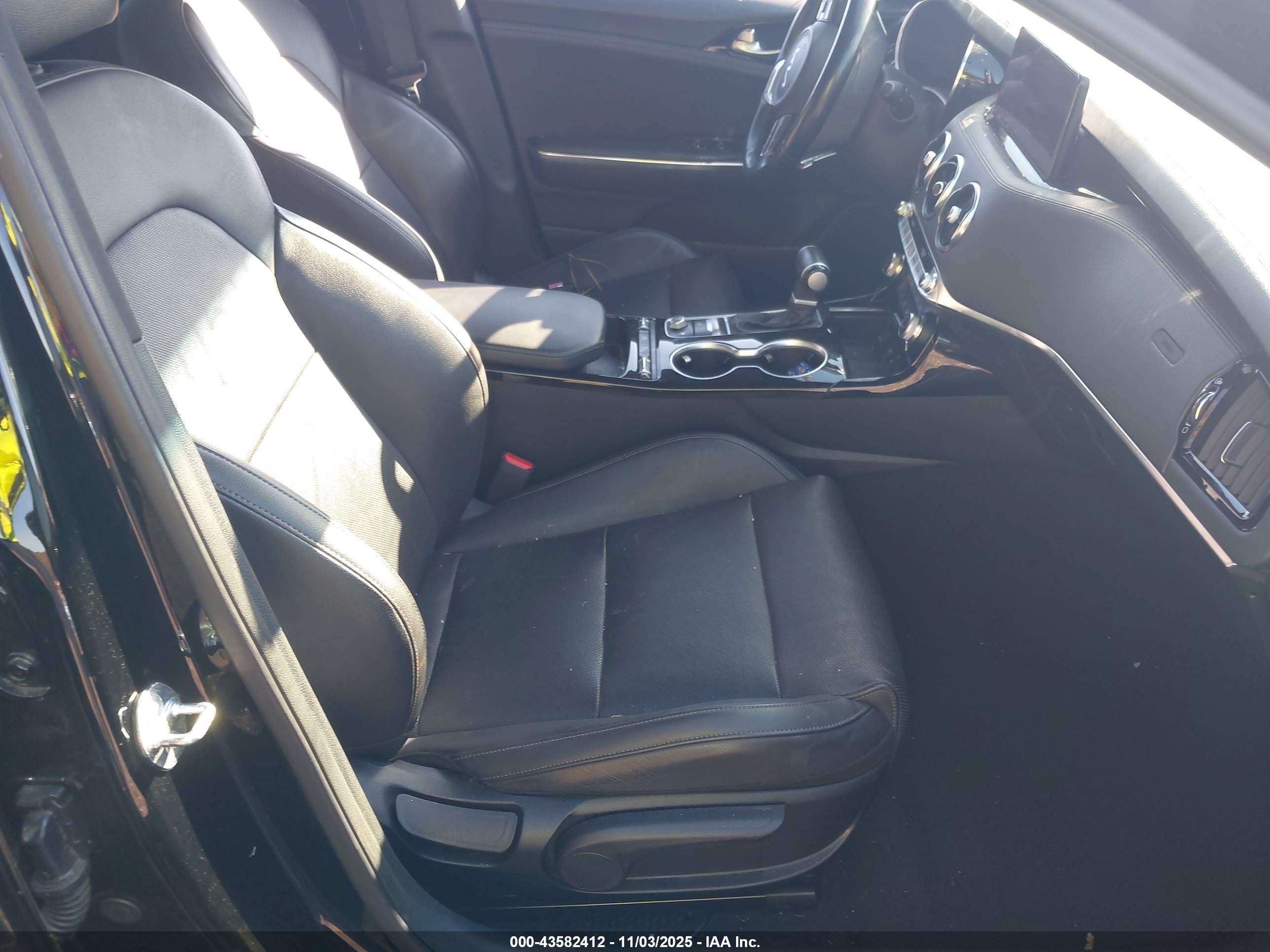 KIA STINGER image 5