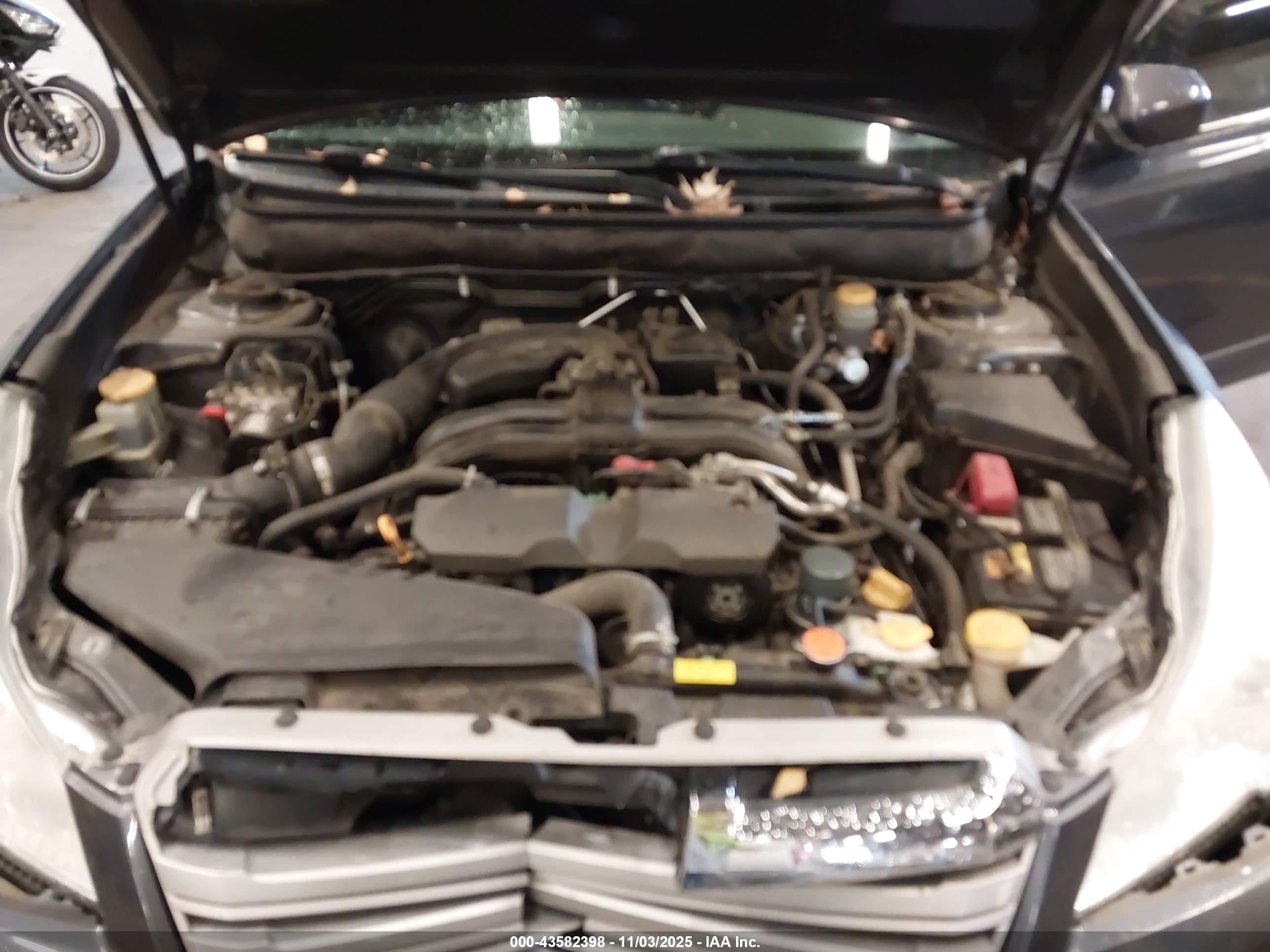 SUBARU OUTBACK image 10