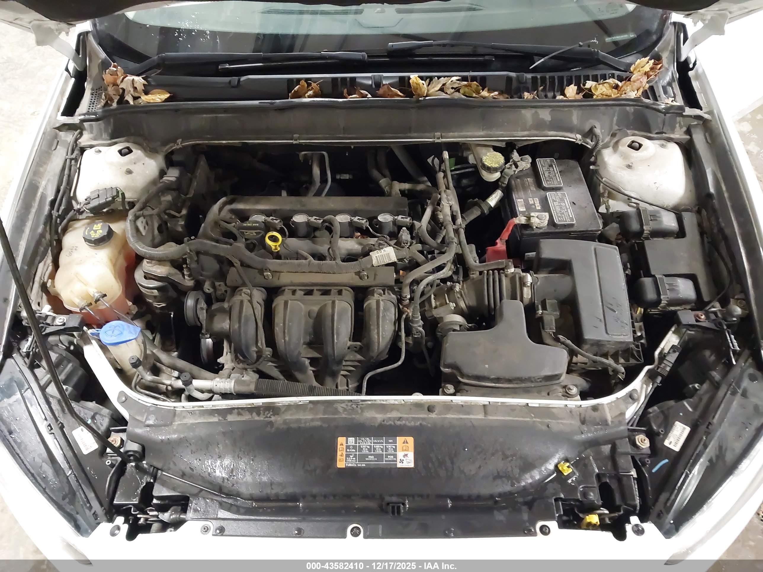 FORD FUSION image 10