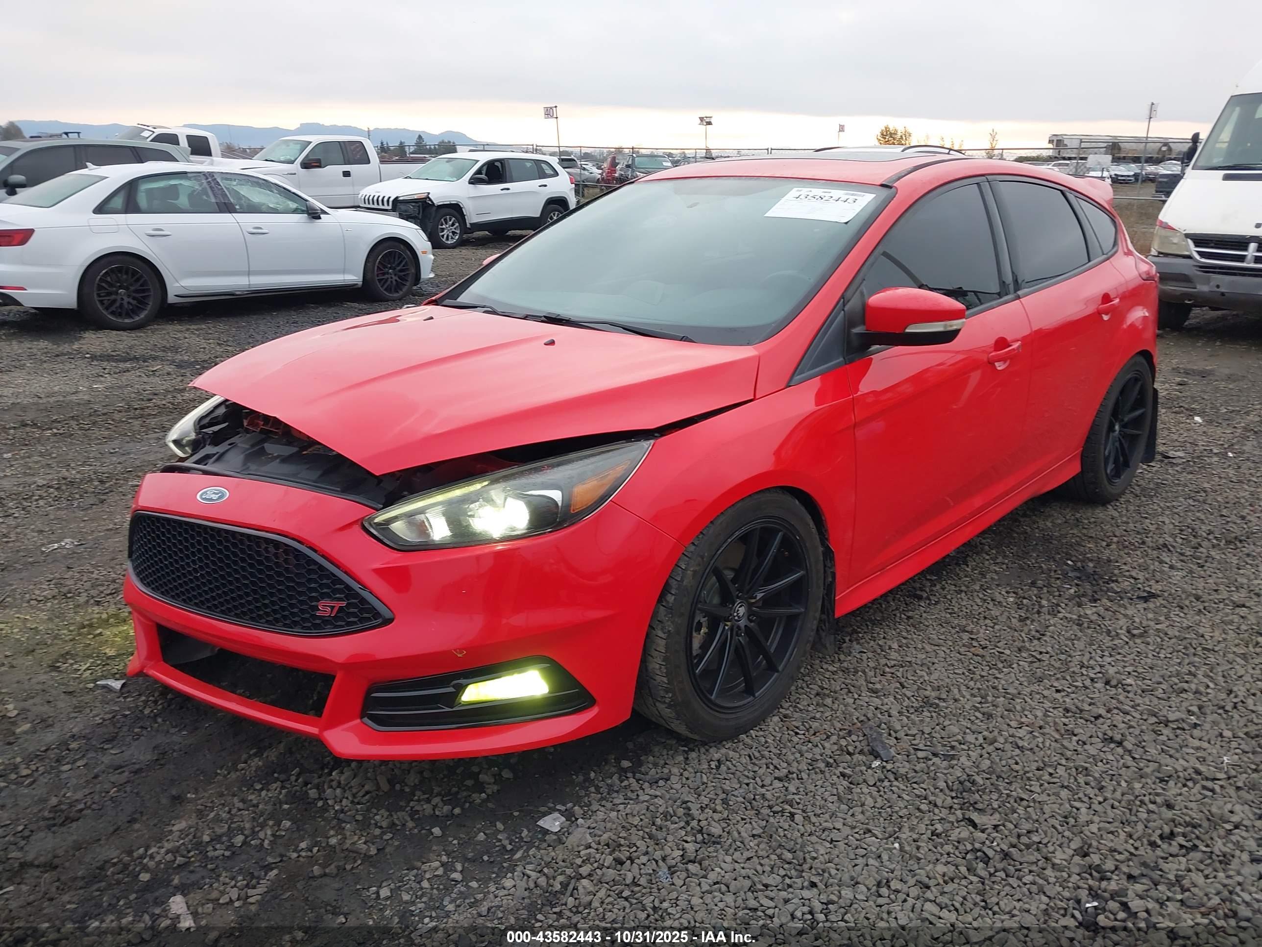 FORD FOCUS image 2
