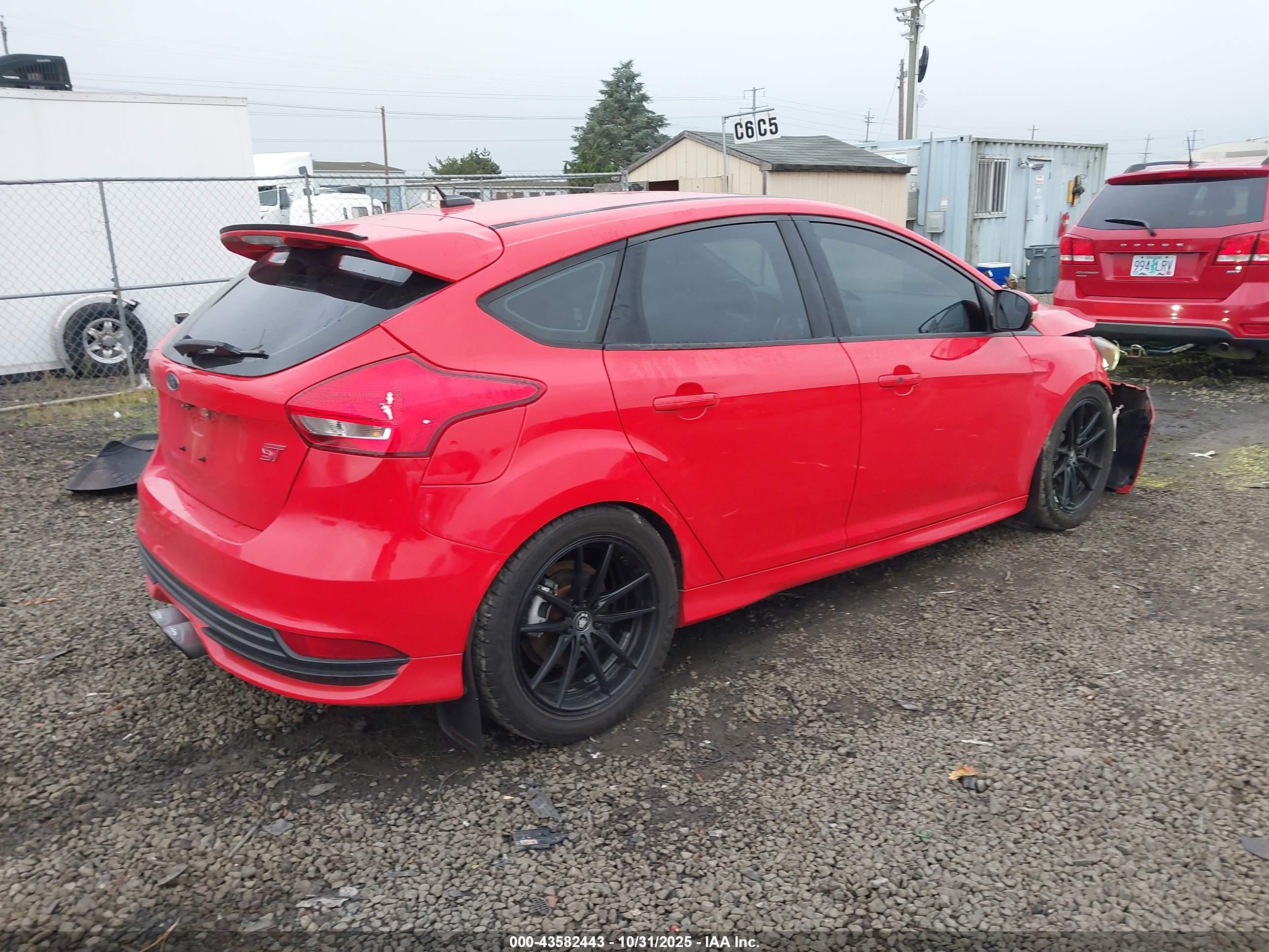 FORD FOCUS image 4