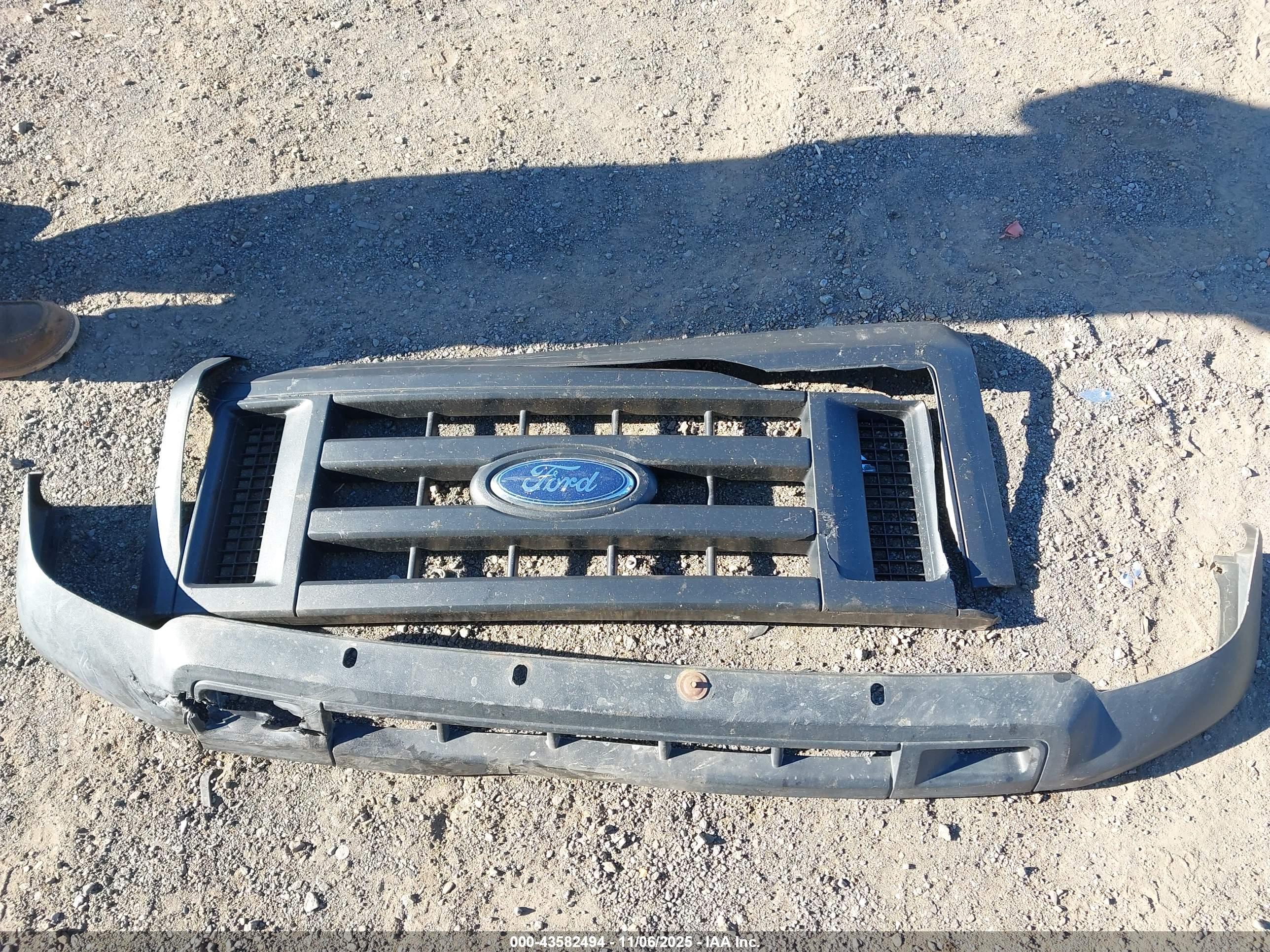 FORD E-250 image 10
