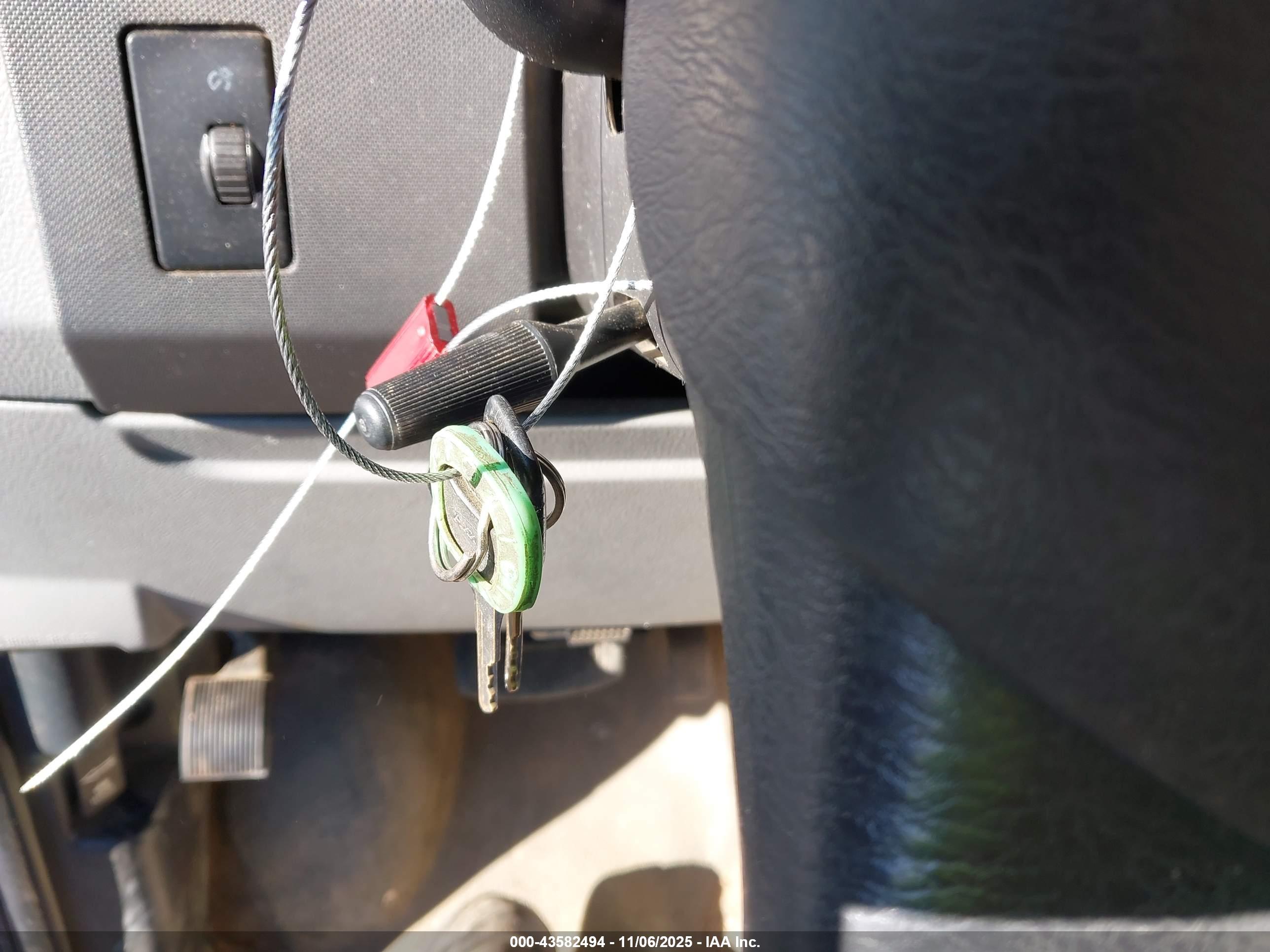 FORD E-250 image 11