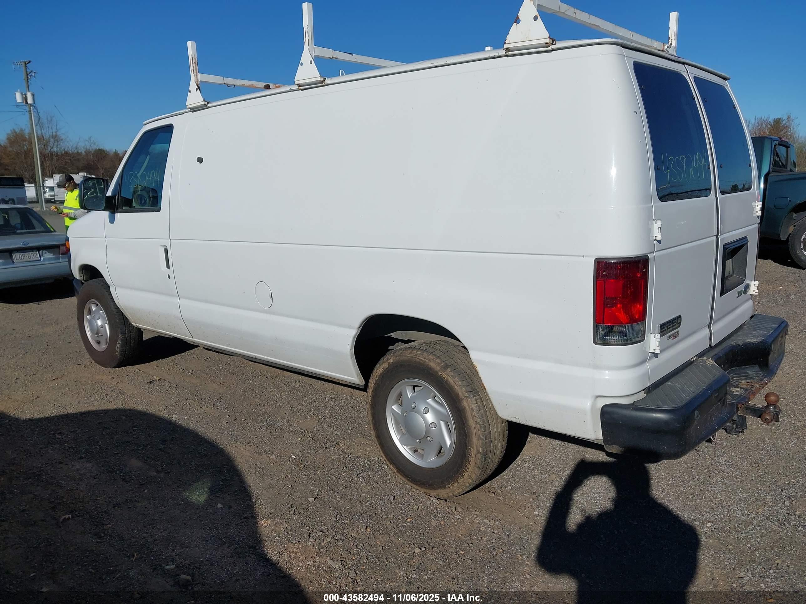 FORD E-250 image 3