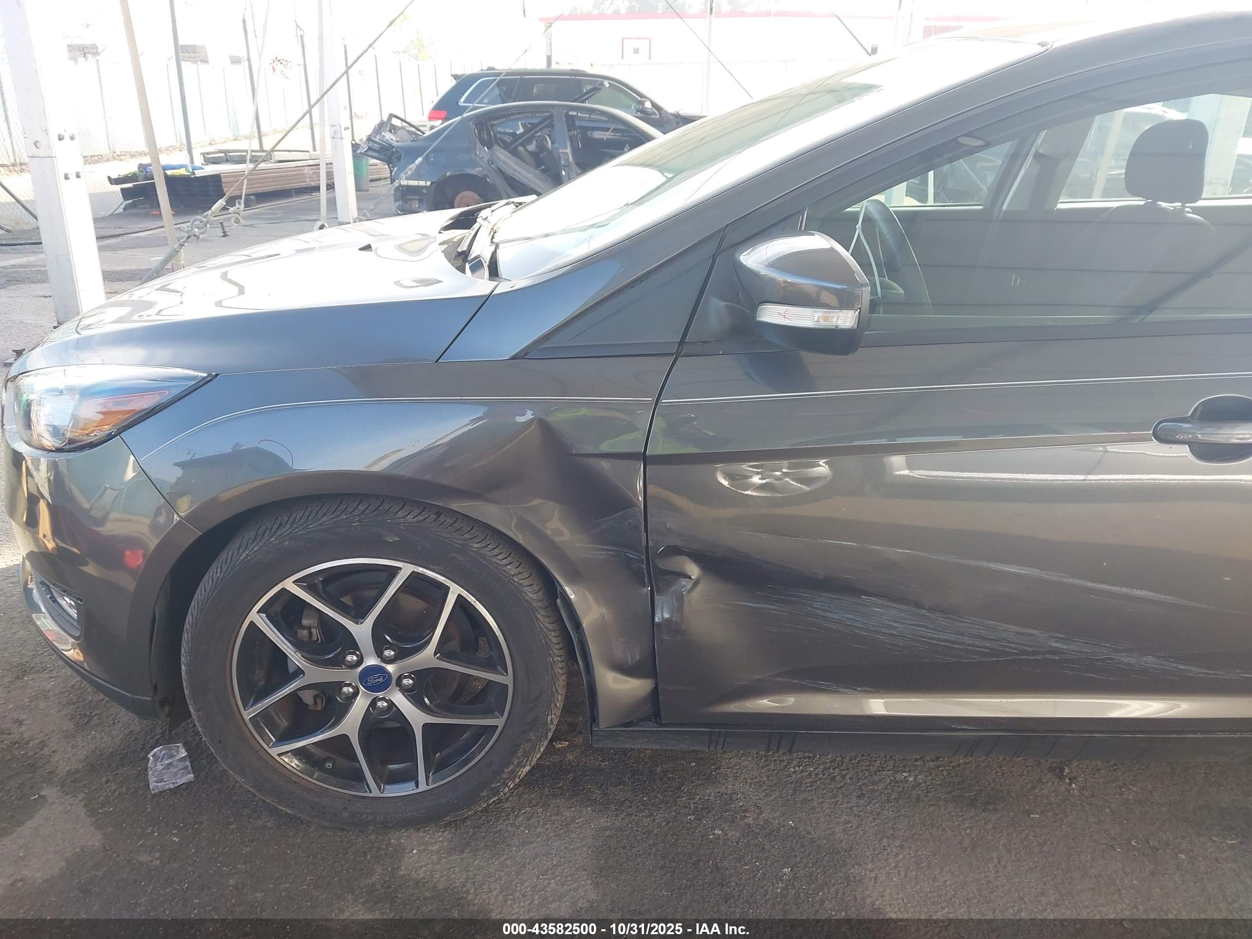 FORD FOCUS image 6