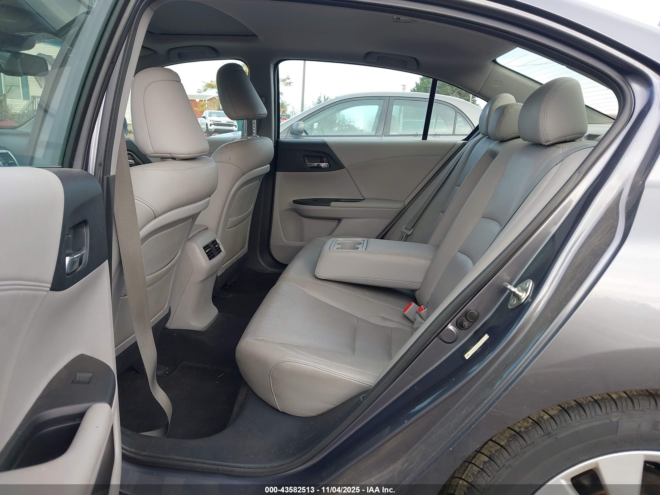 HONDA ACCORD image 8