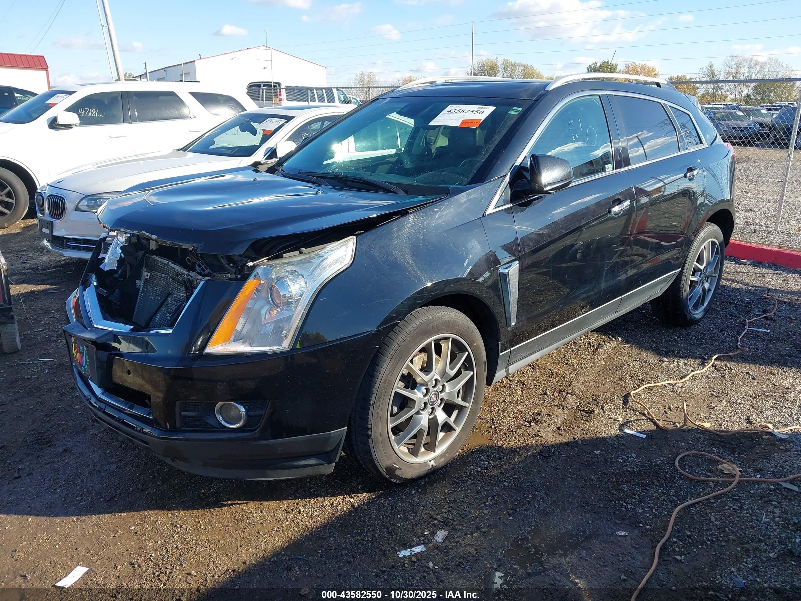 CADILLAC SRX image 2