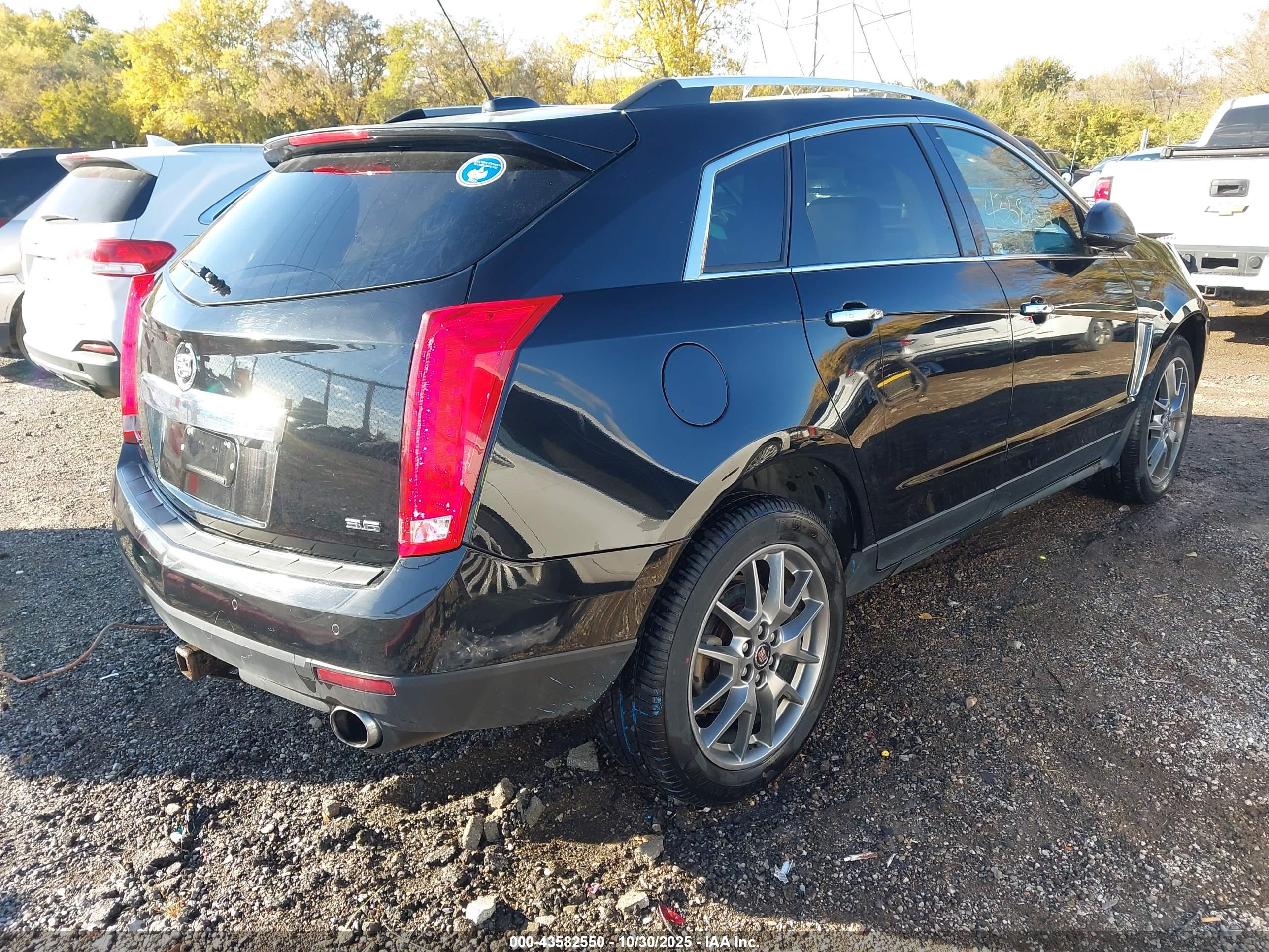 CADILLAC SRX image 4