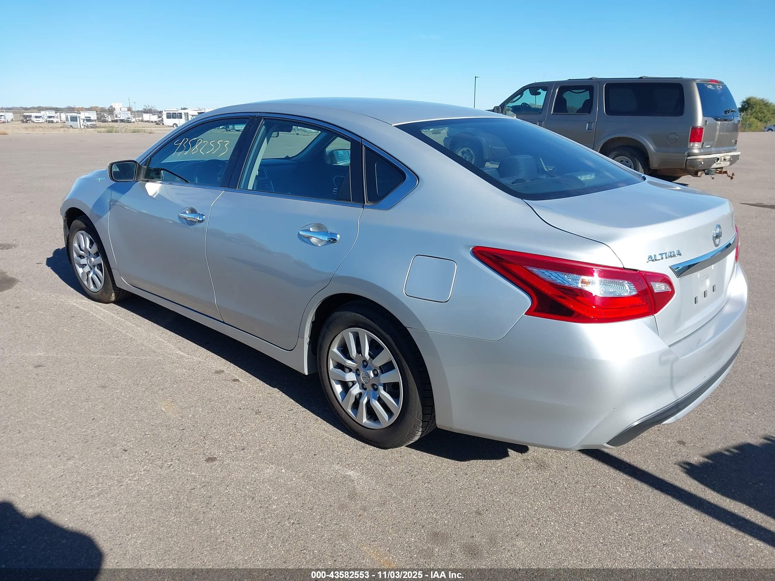 NISSAN ALTIMA image 3