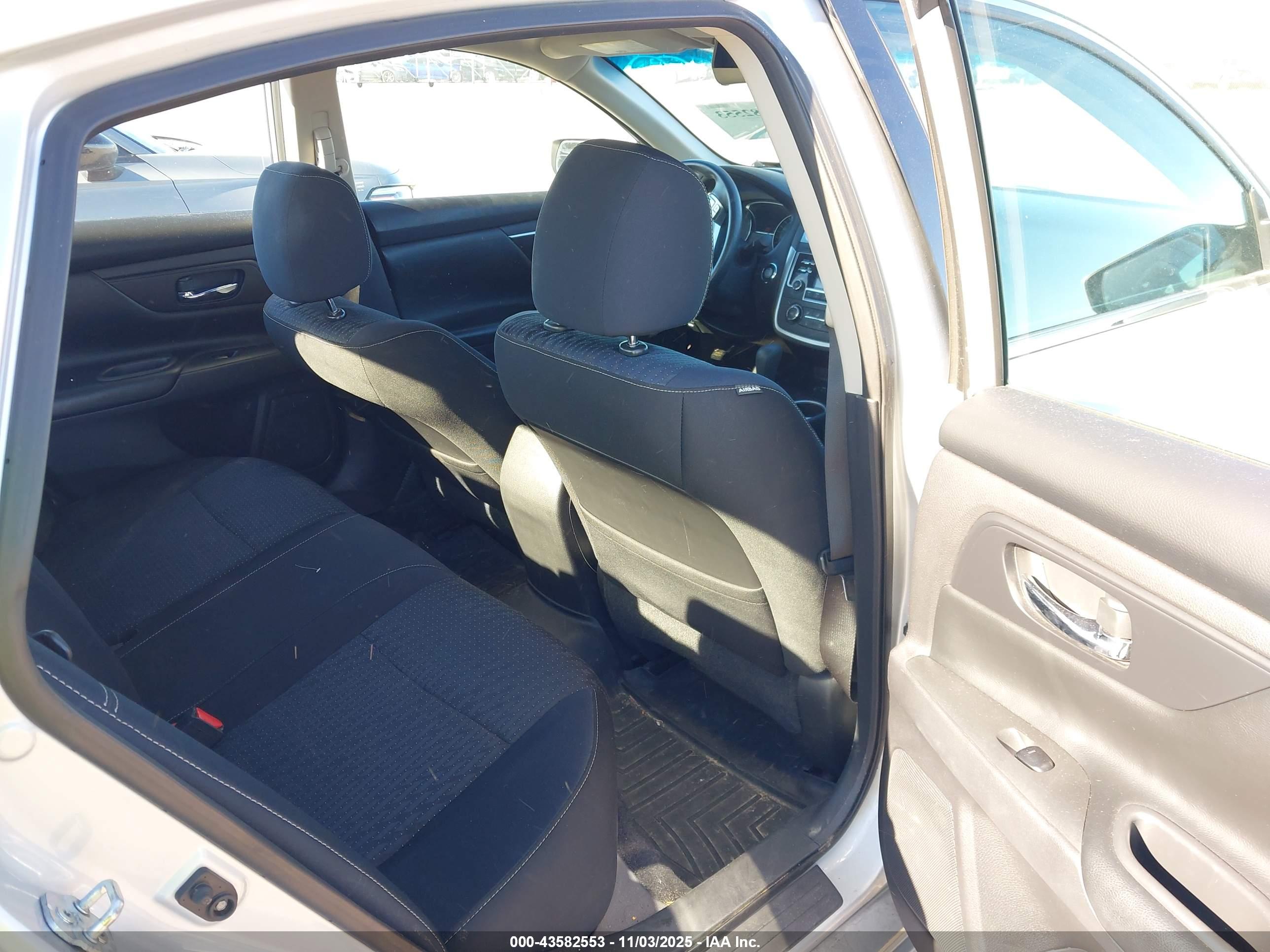 NISSAN ALTIMA image 8