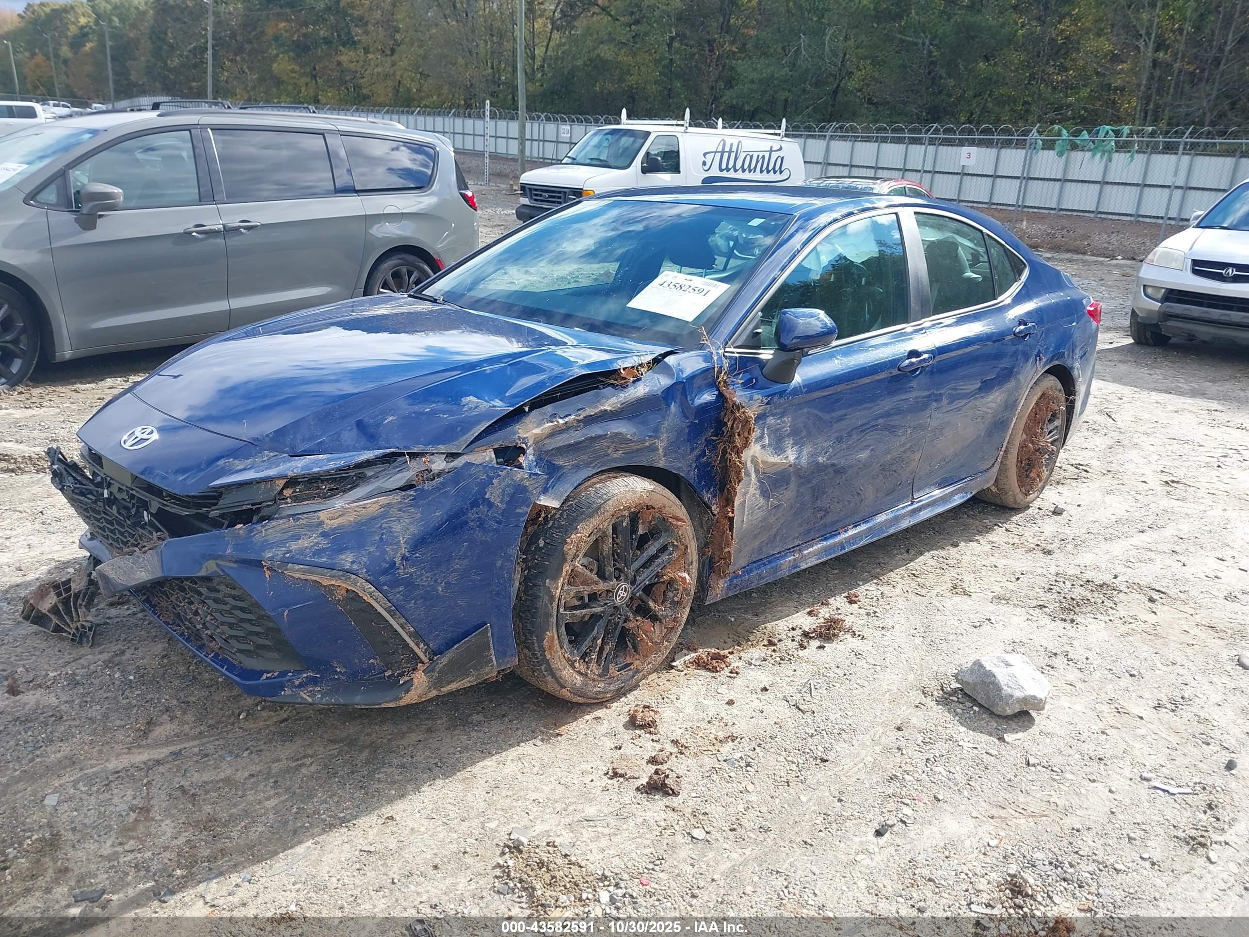 TOYOTA CAMRY image 2