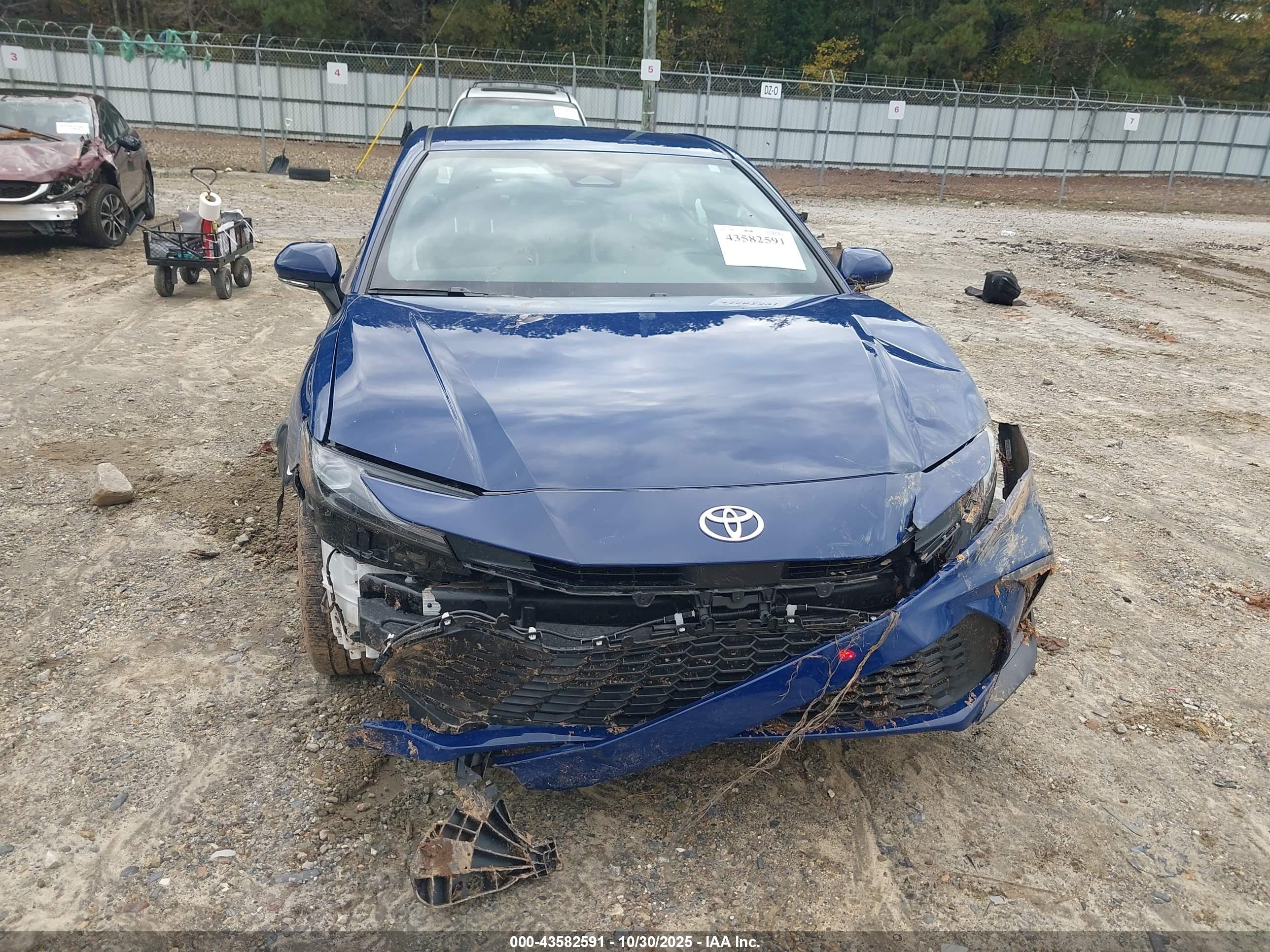 TOYOTA CAMRY image 6