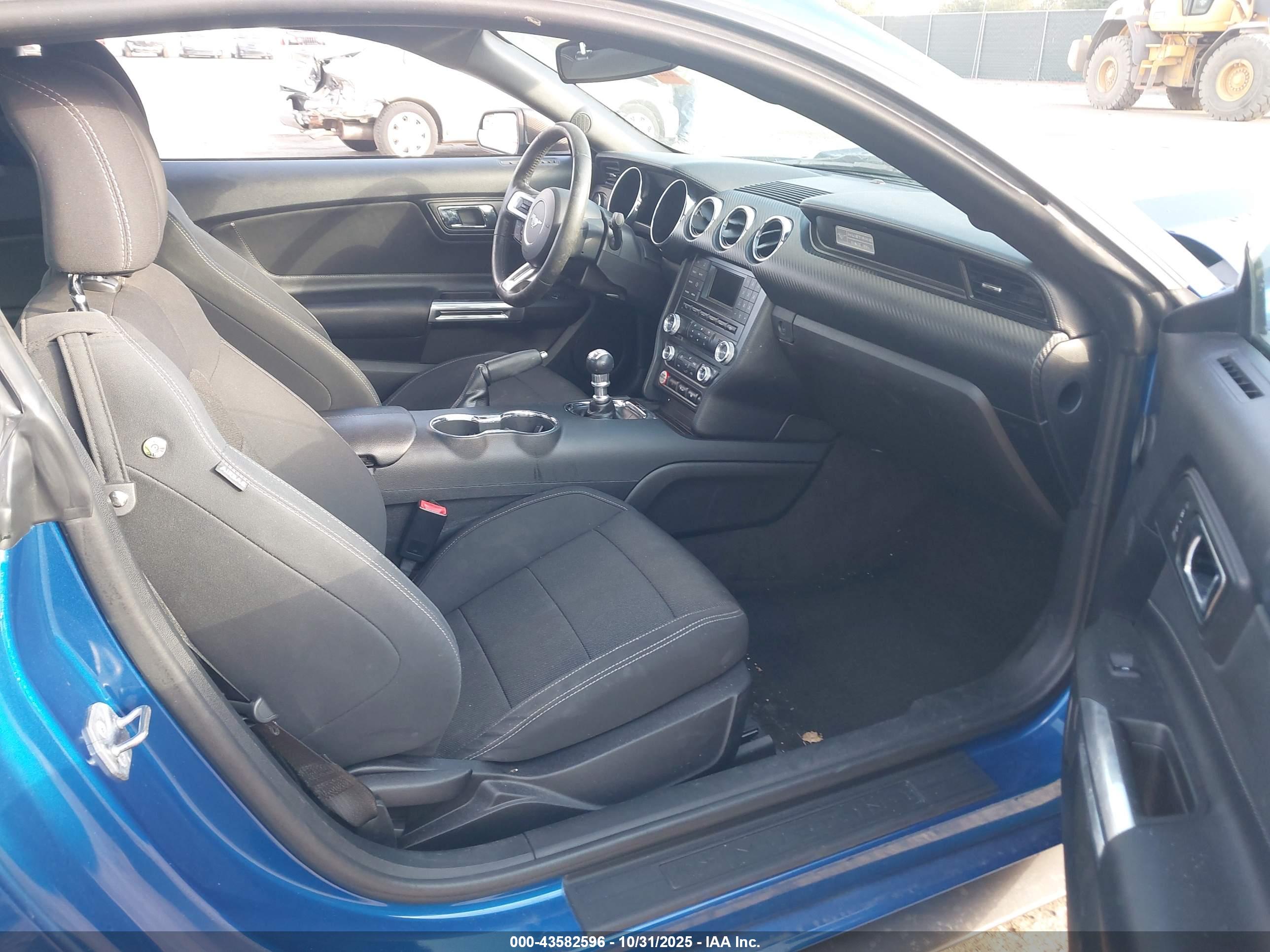 FORD MUSTANG image 5
