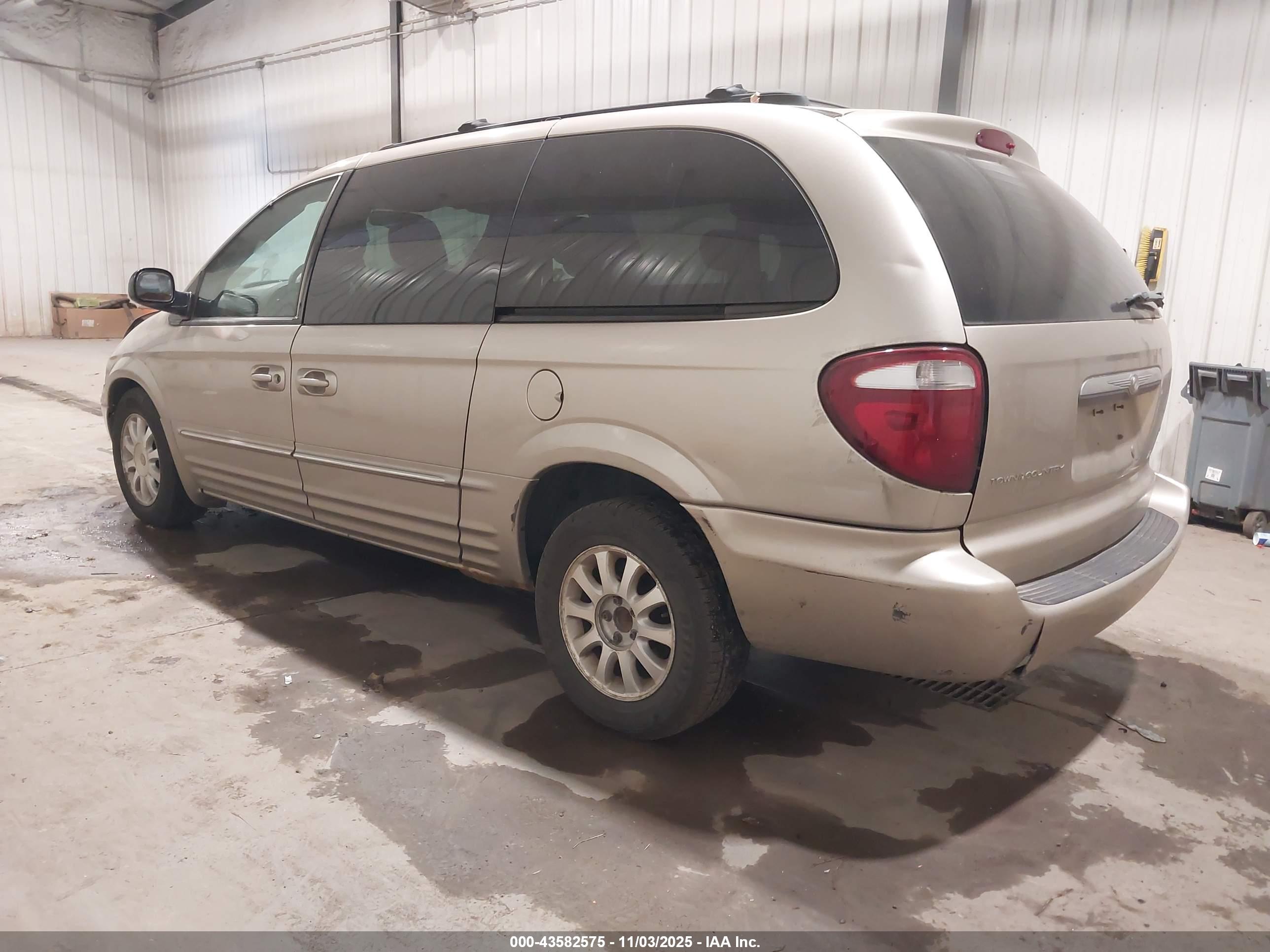 CHRYSLER TOWN image 3