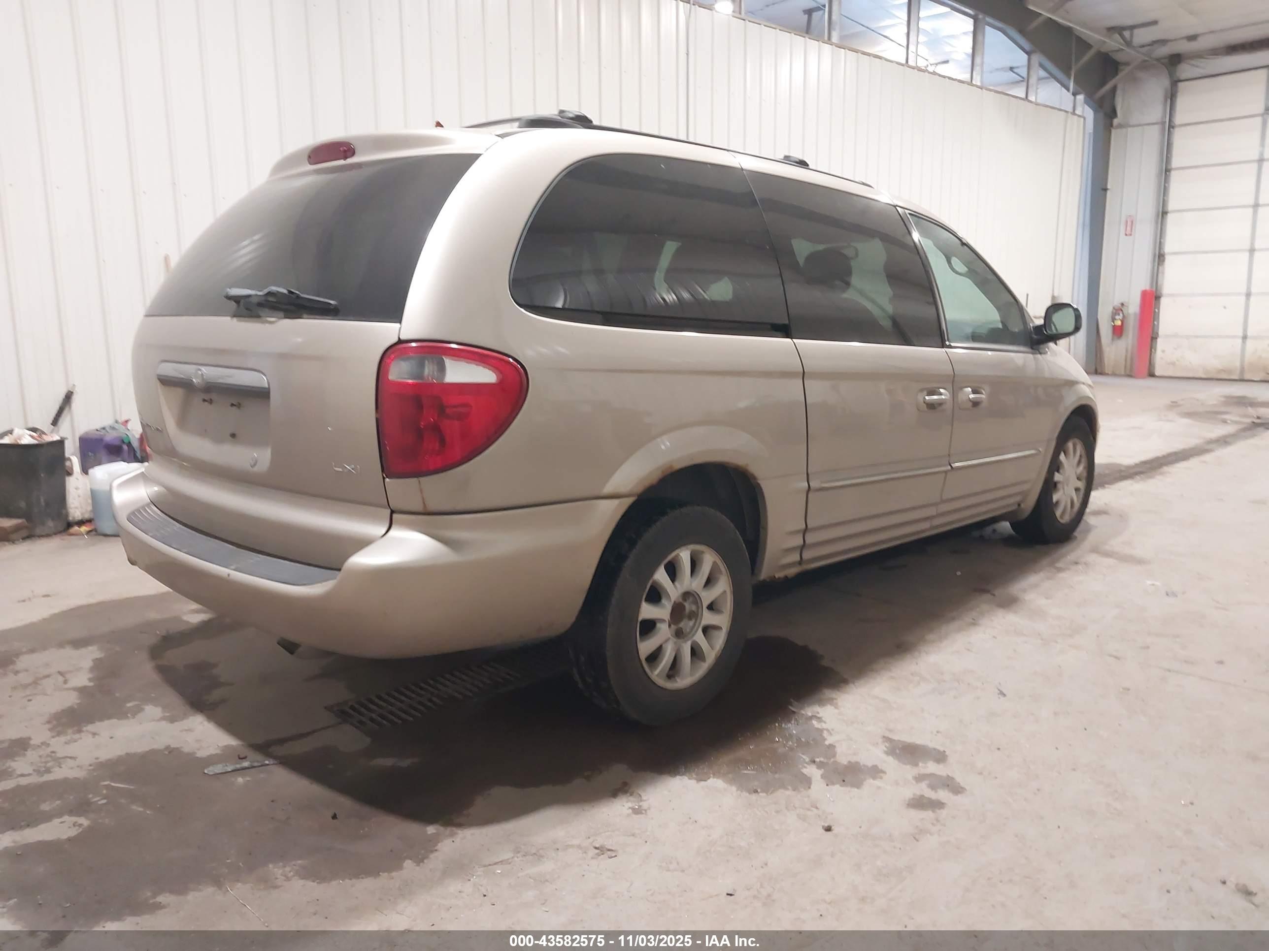CHRYSLER TOWN image 4