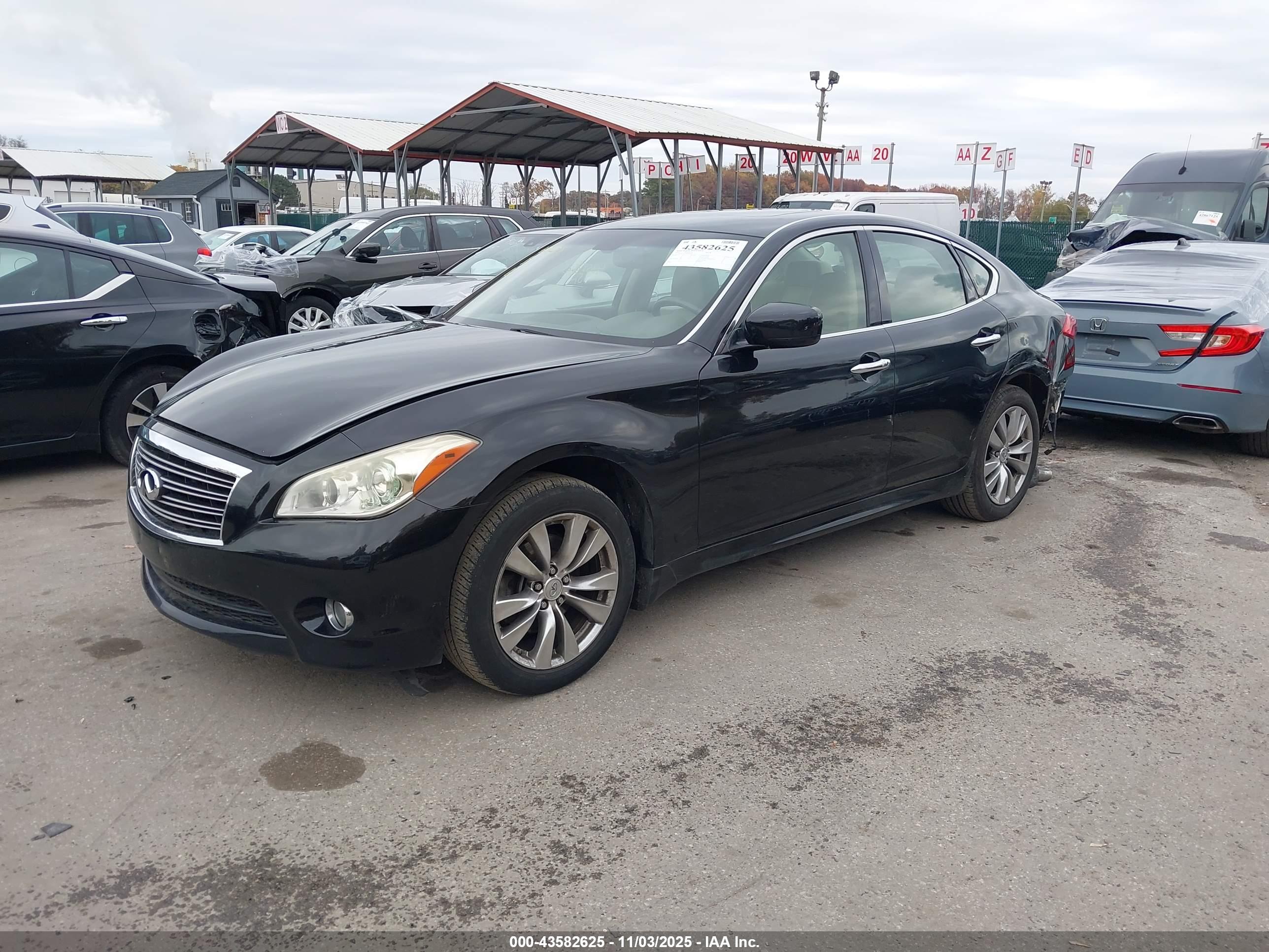 INFINITI M37X image 2