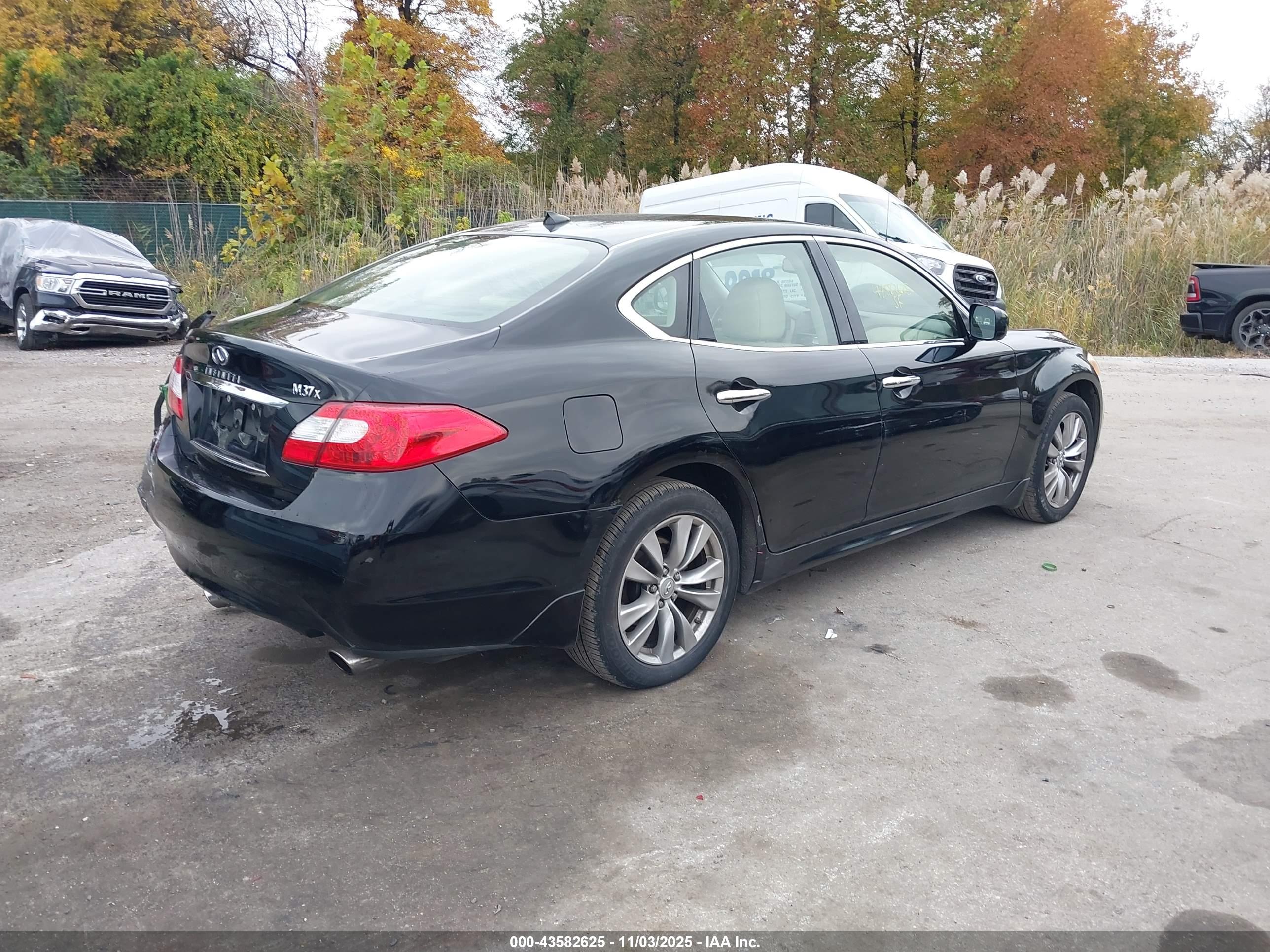 INFINITI M37X image 4