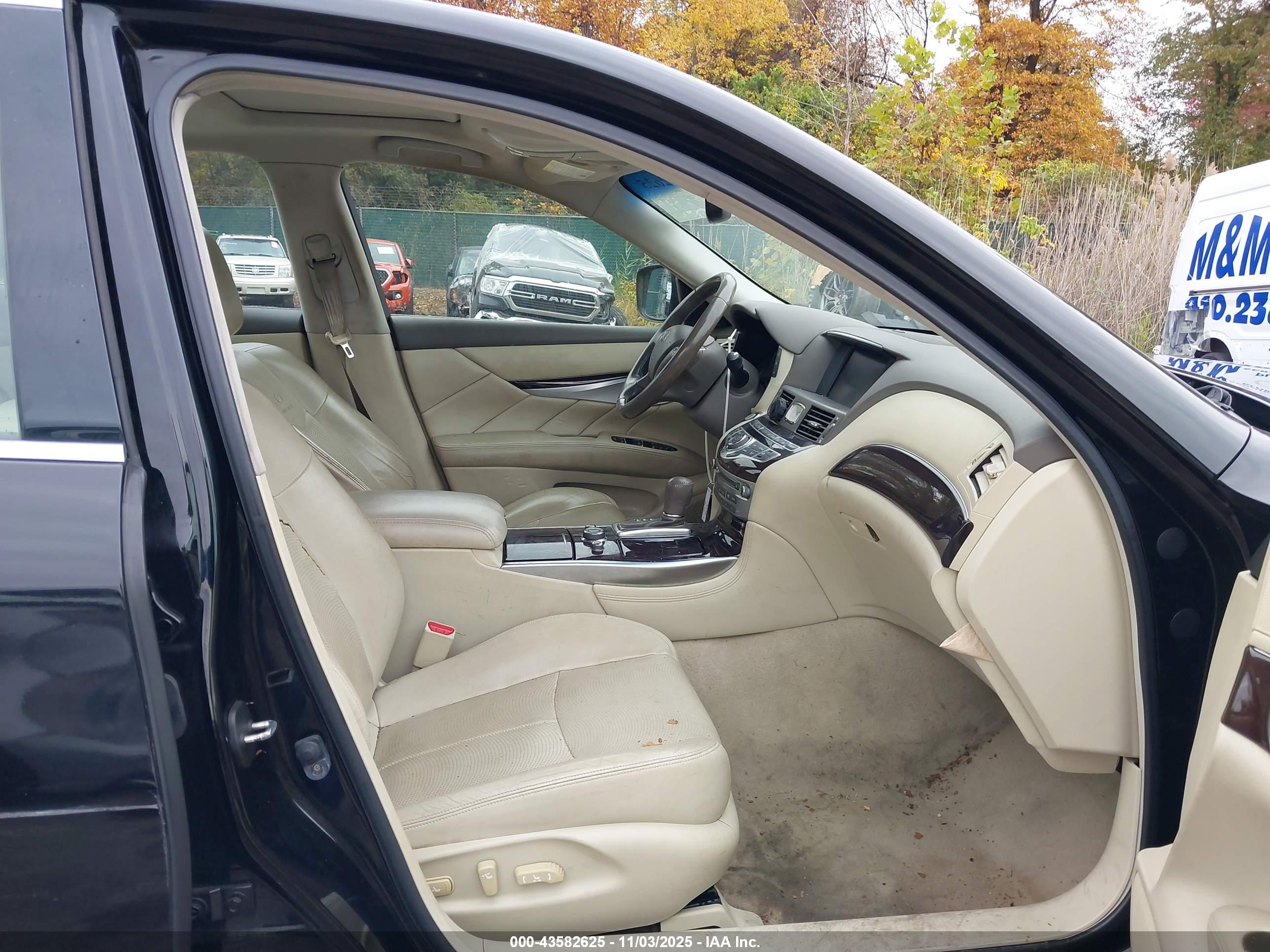 INFINITI M37X image 5