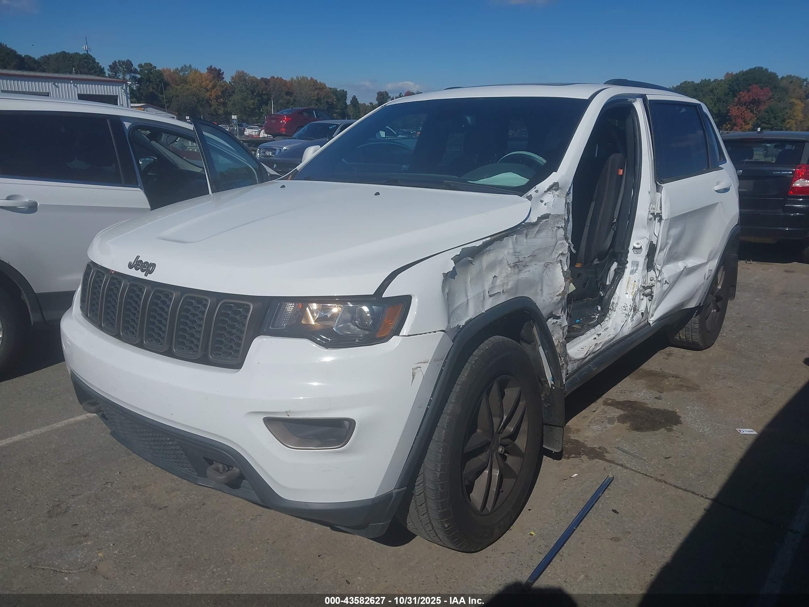 JEEP GRAND image 2