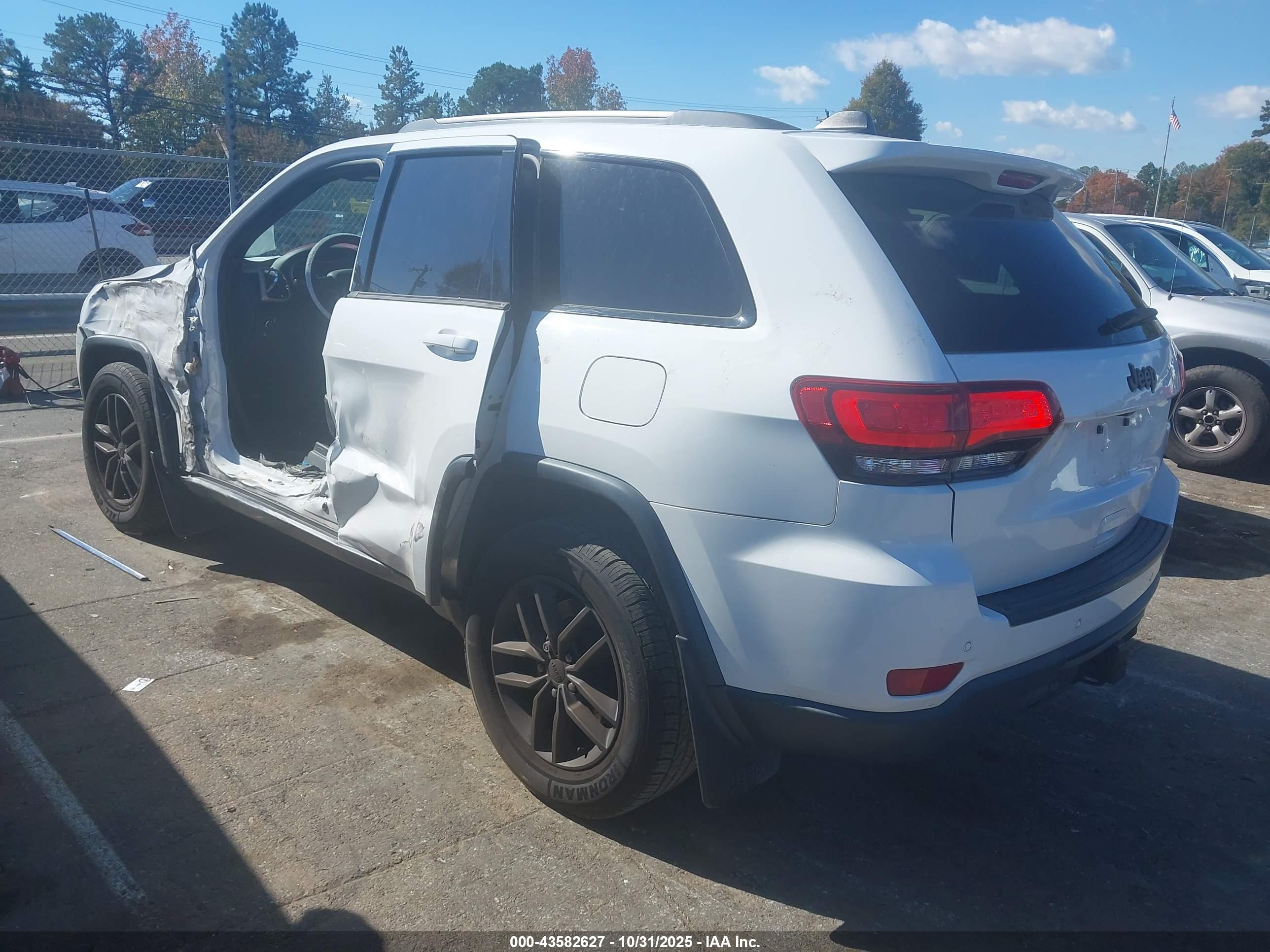 JEEP GRAND image 3