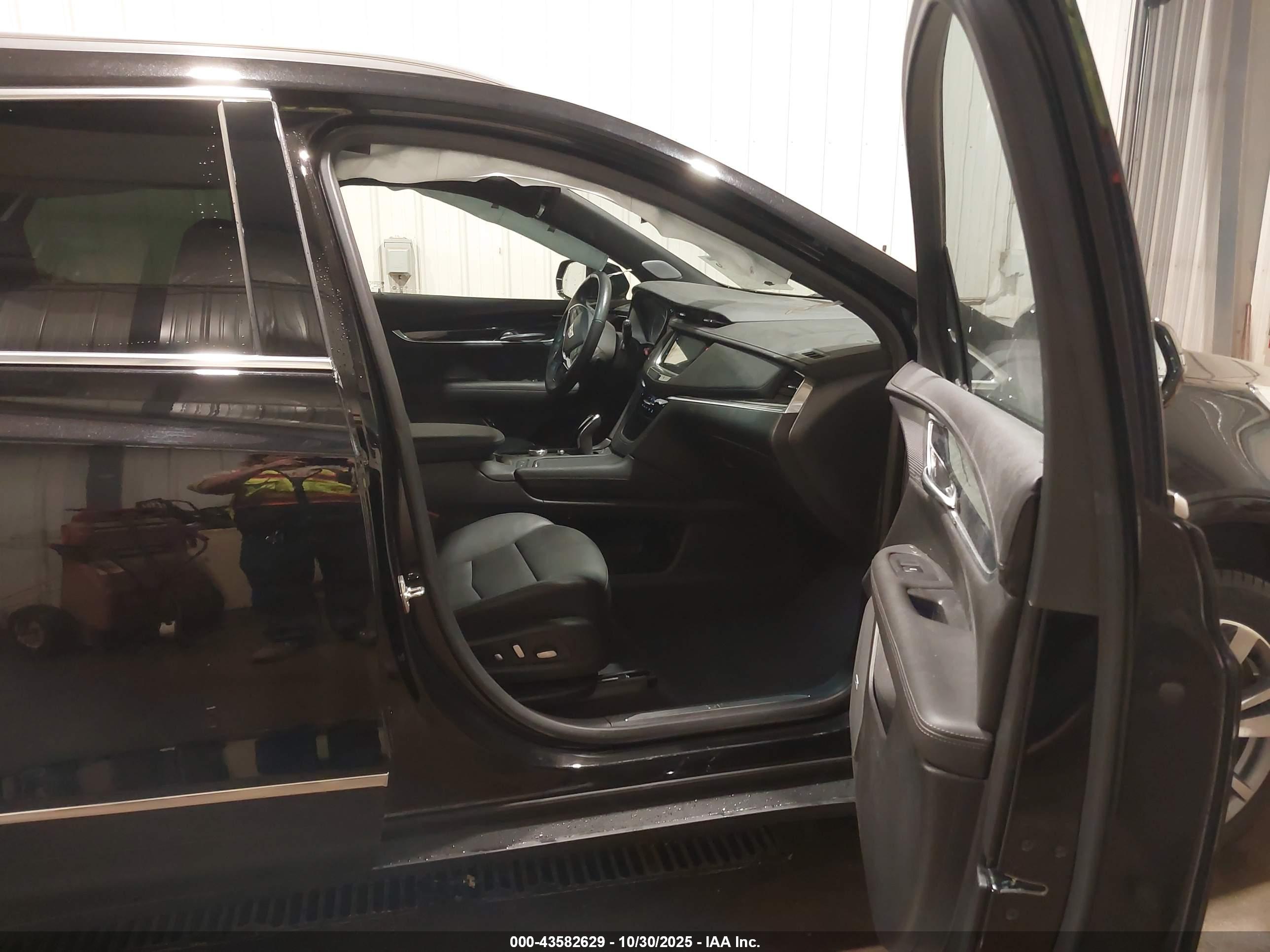 CADILLAC XT5 image 5