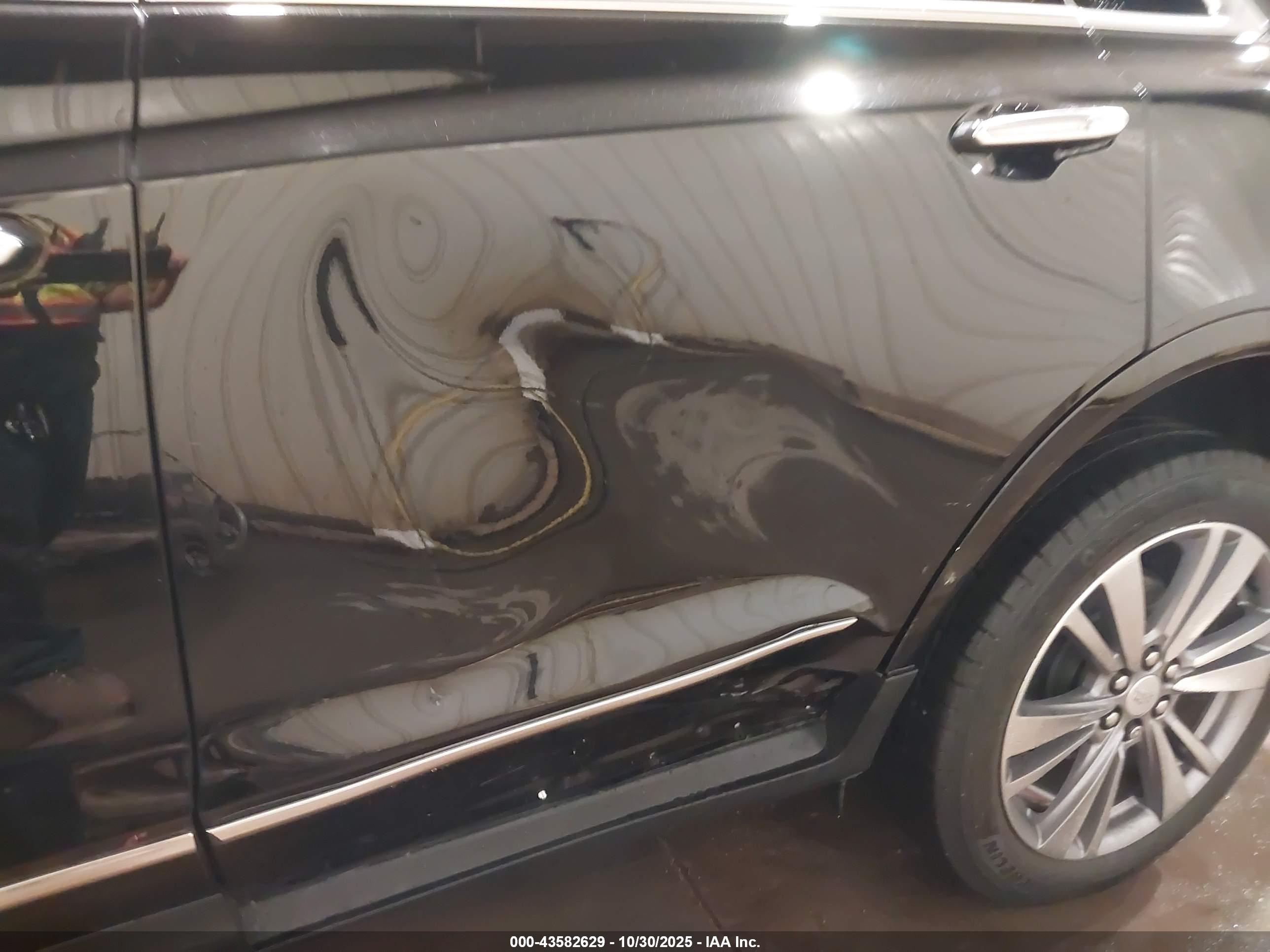 CADILLAC XT5 image 6