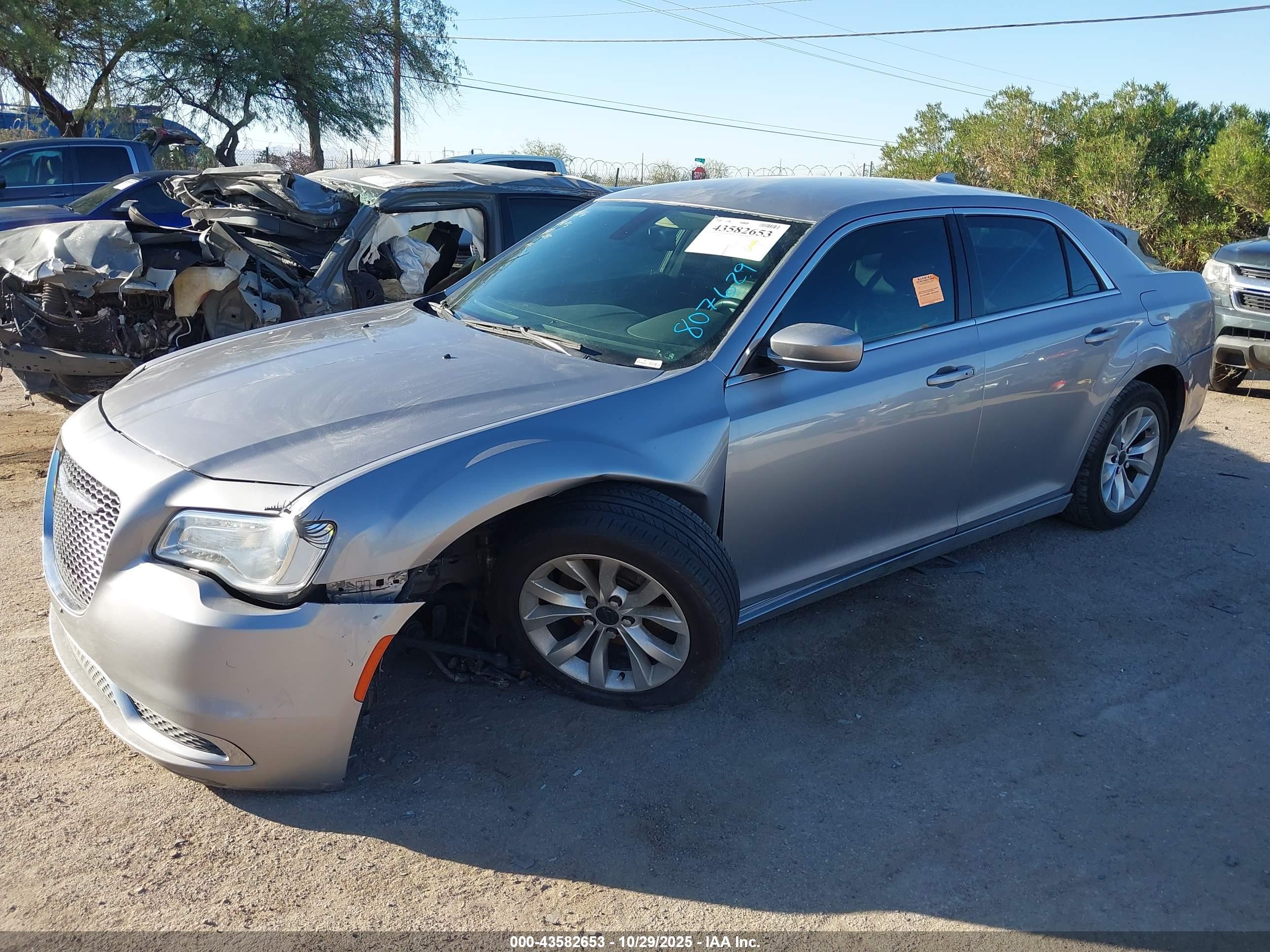 CHRYSLER 300 image 2