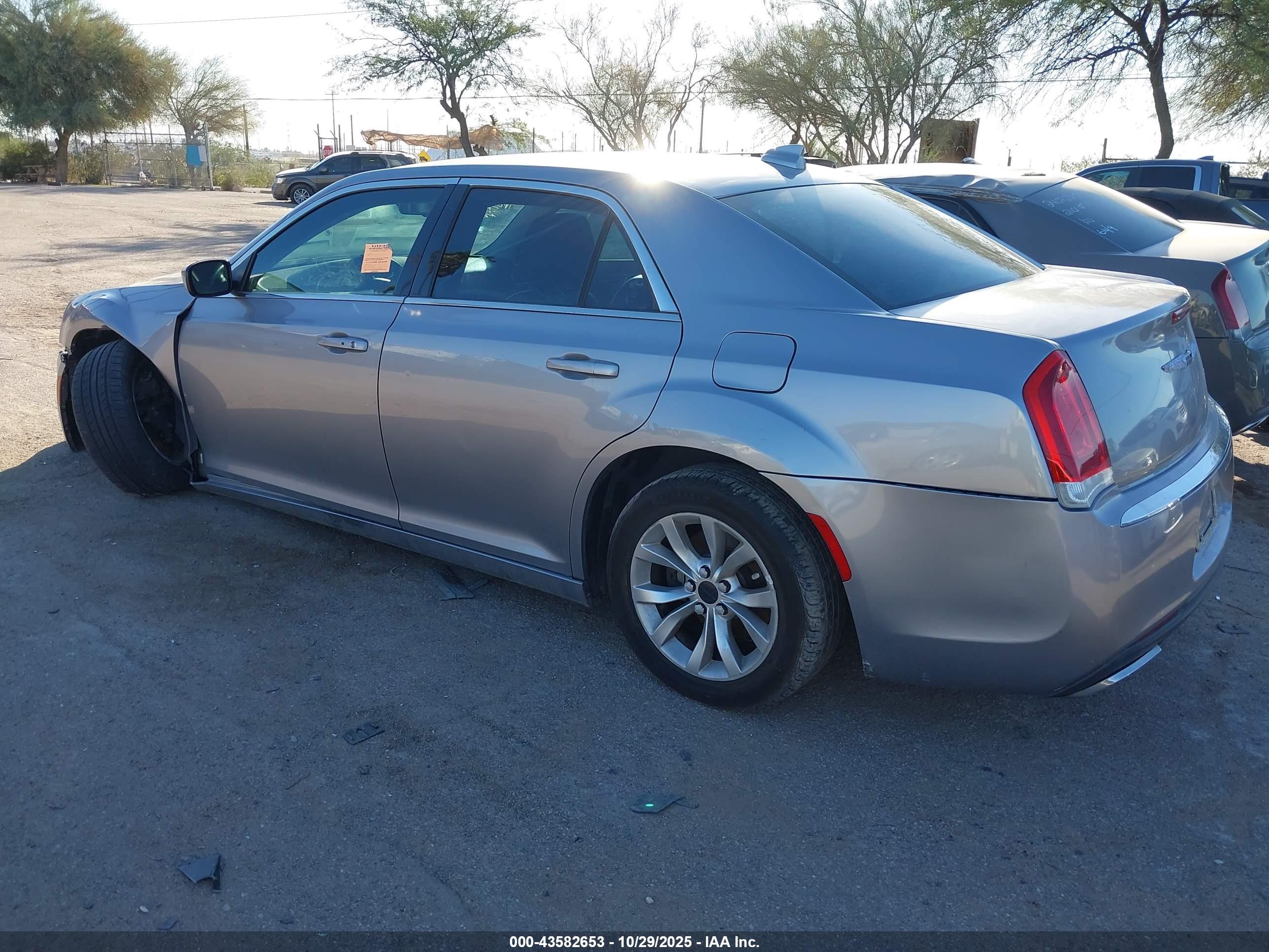 CHRYSLER 300 image 3