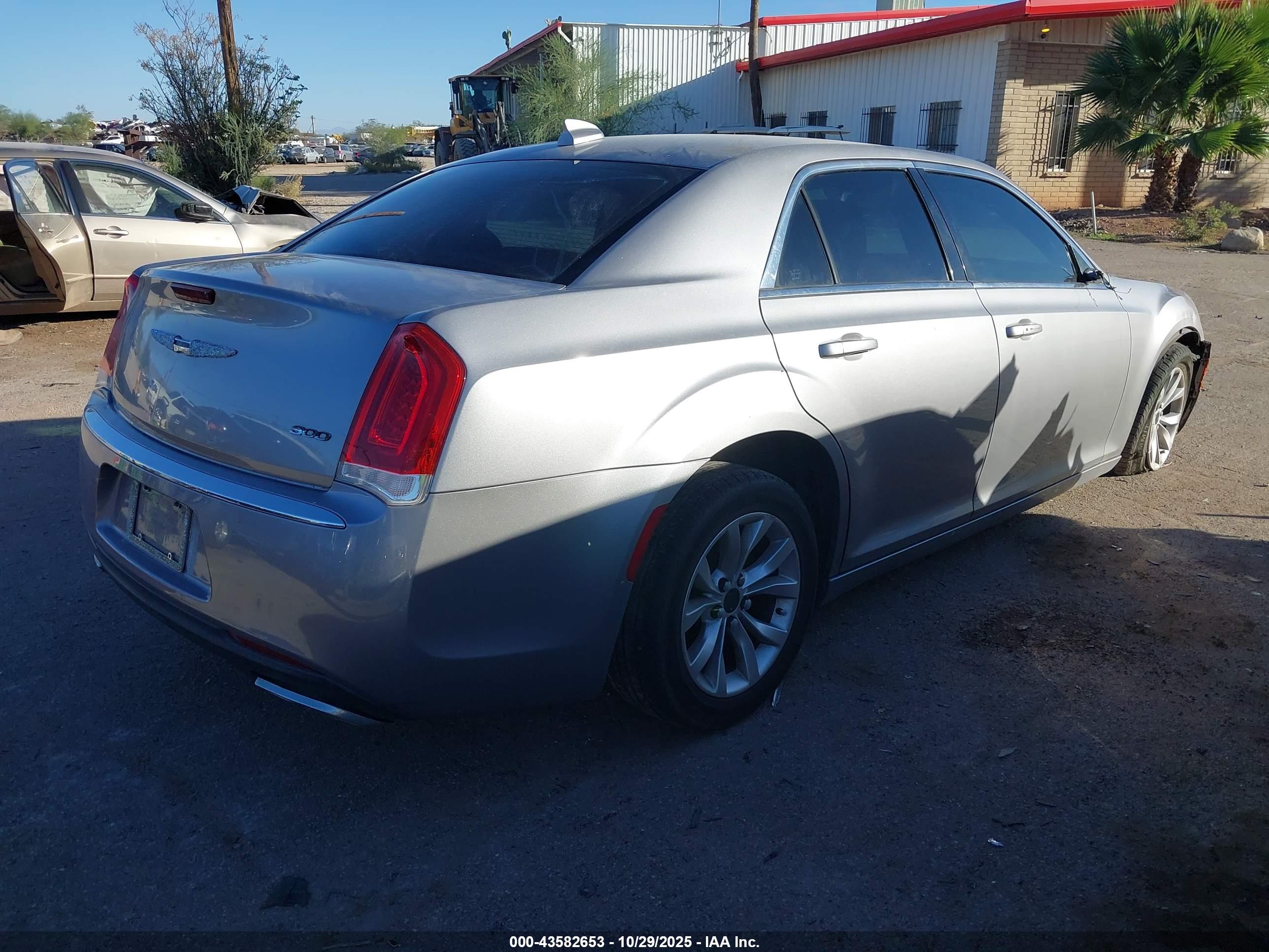 CHRYSLER 300 image 4