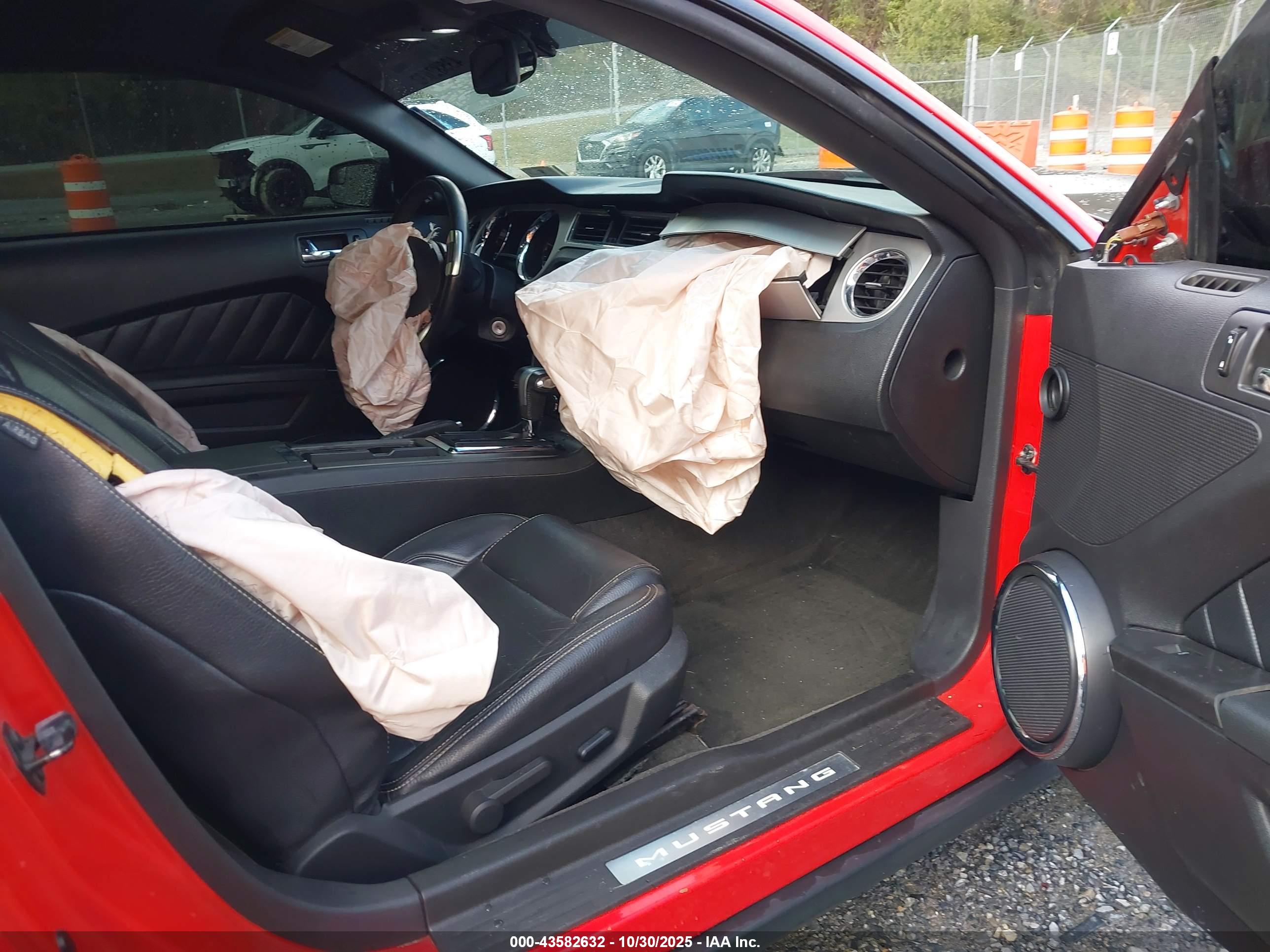 FORD MUSTANG image 5