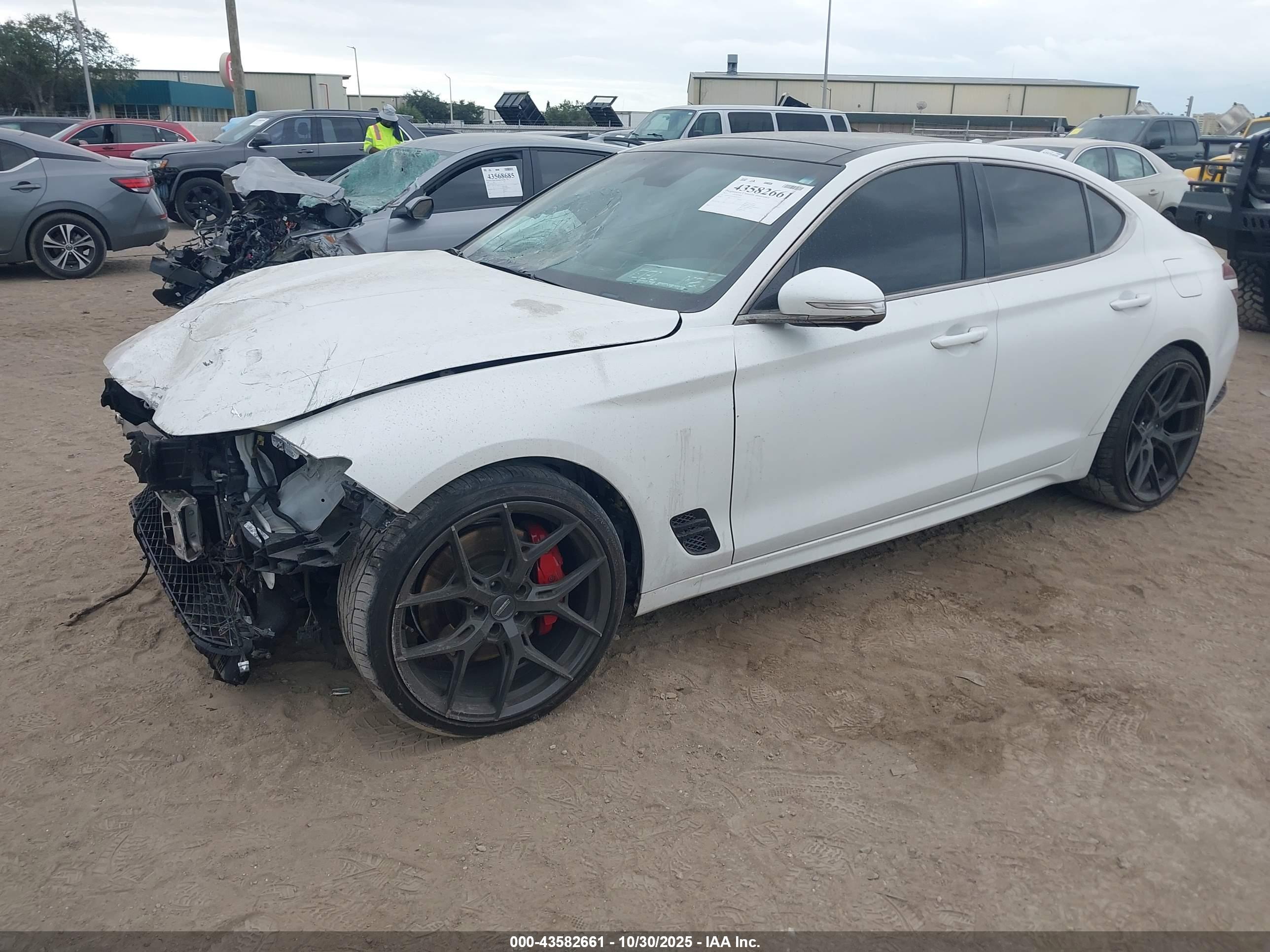 GENESIS G70 image 2