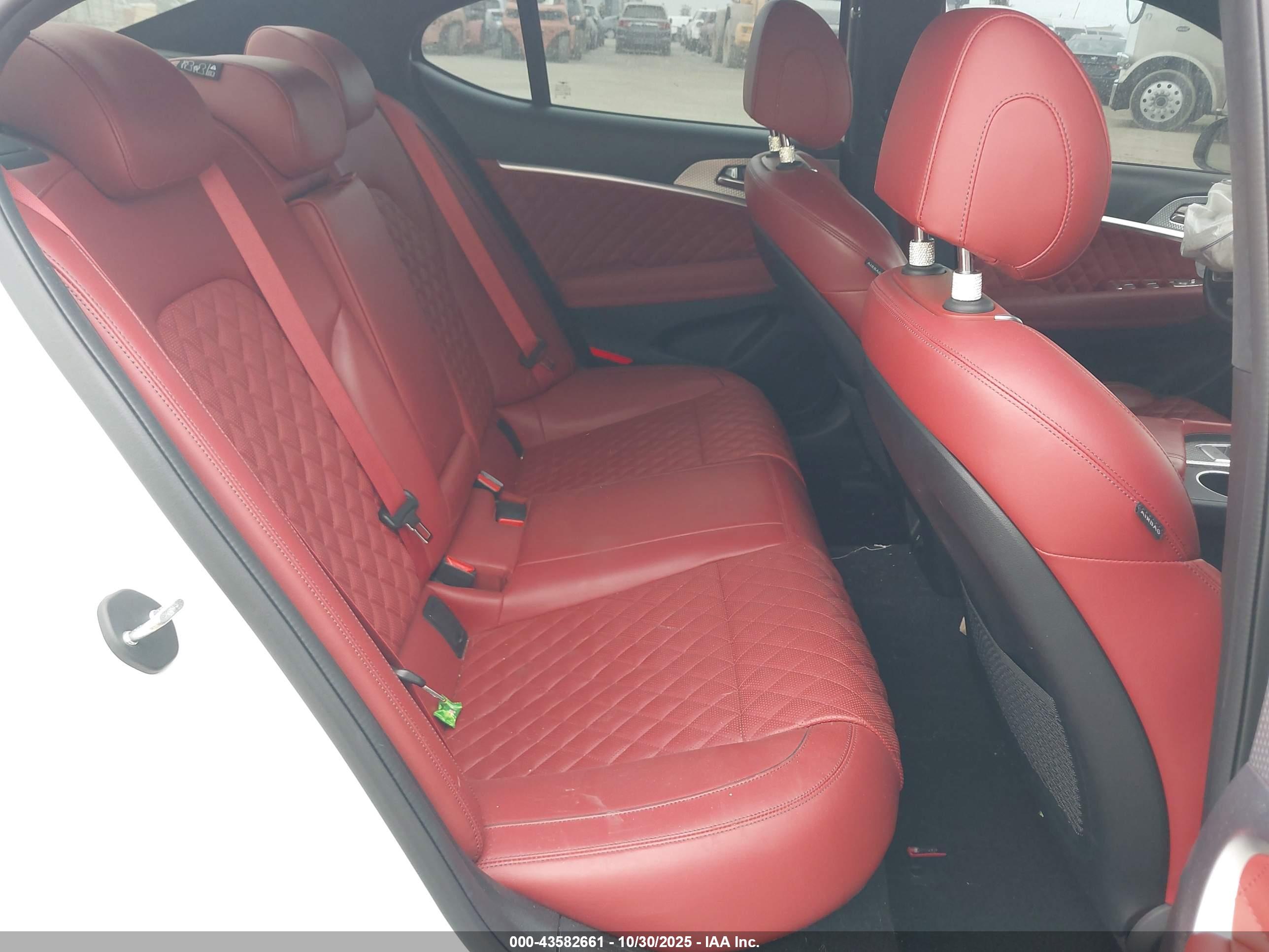 GENESIS G70 image 8