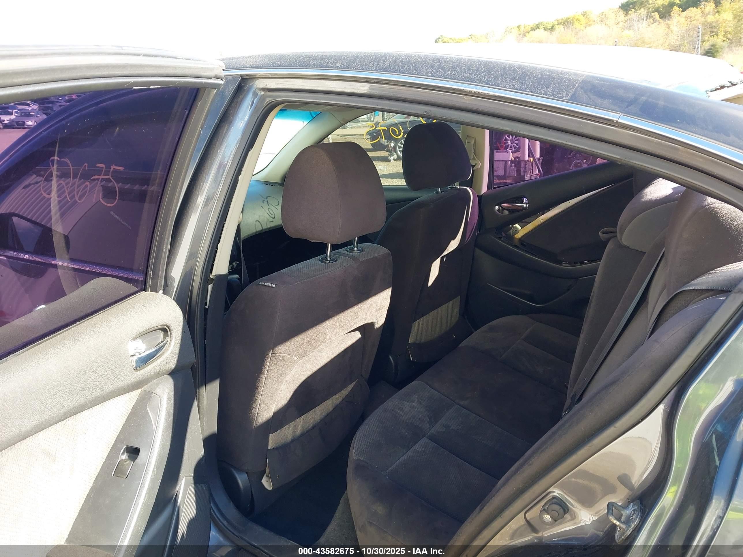 NISSAN ALTIMA image 8