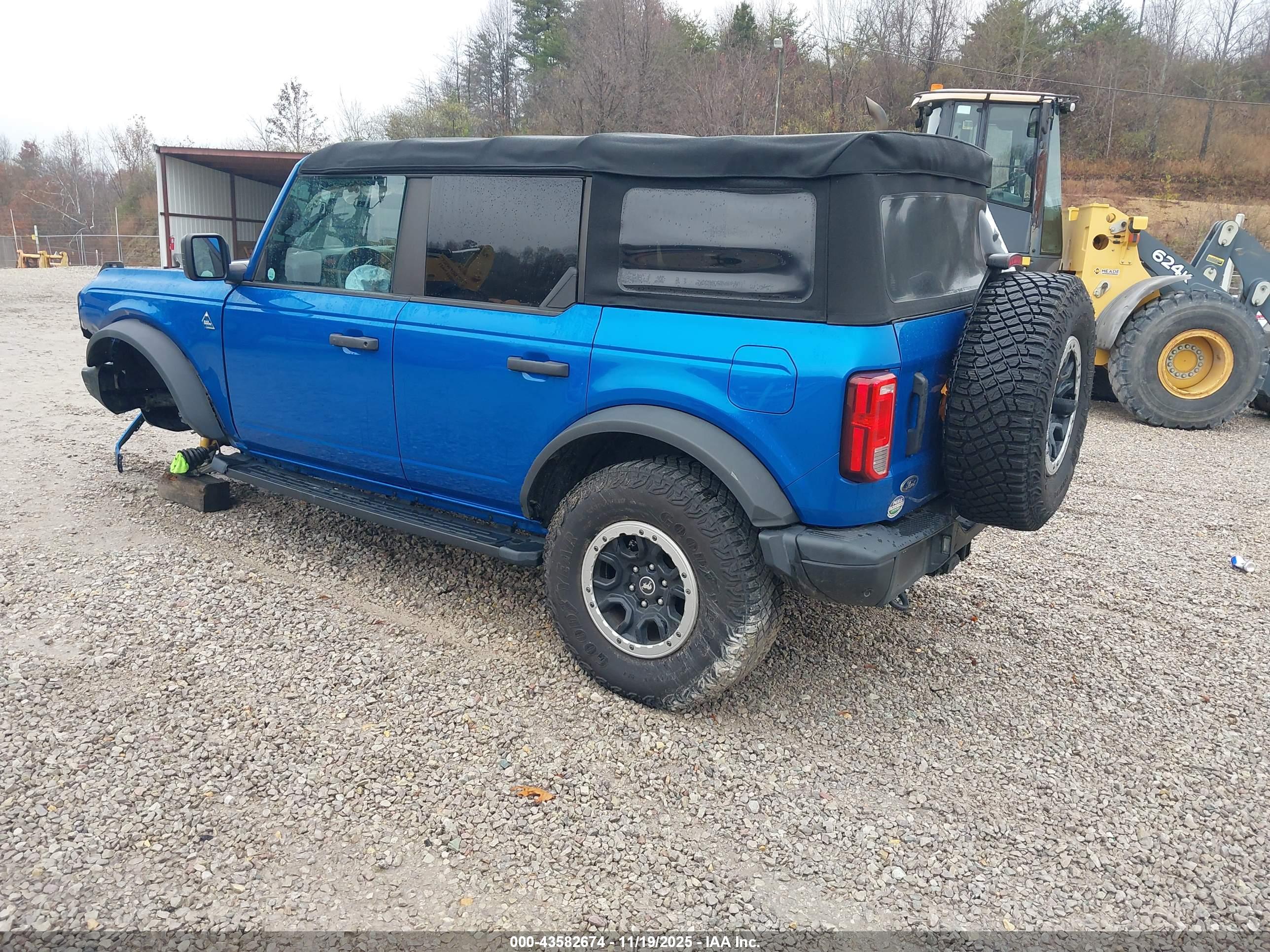 FORD BRONCO image 3